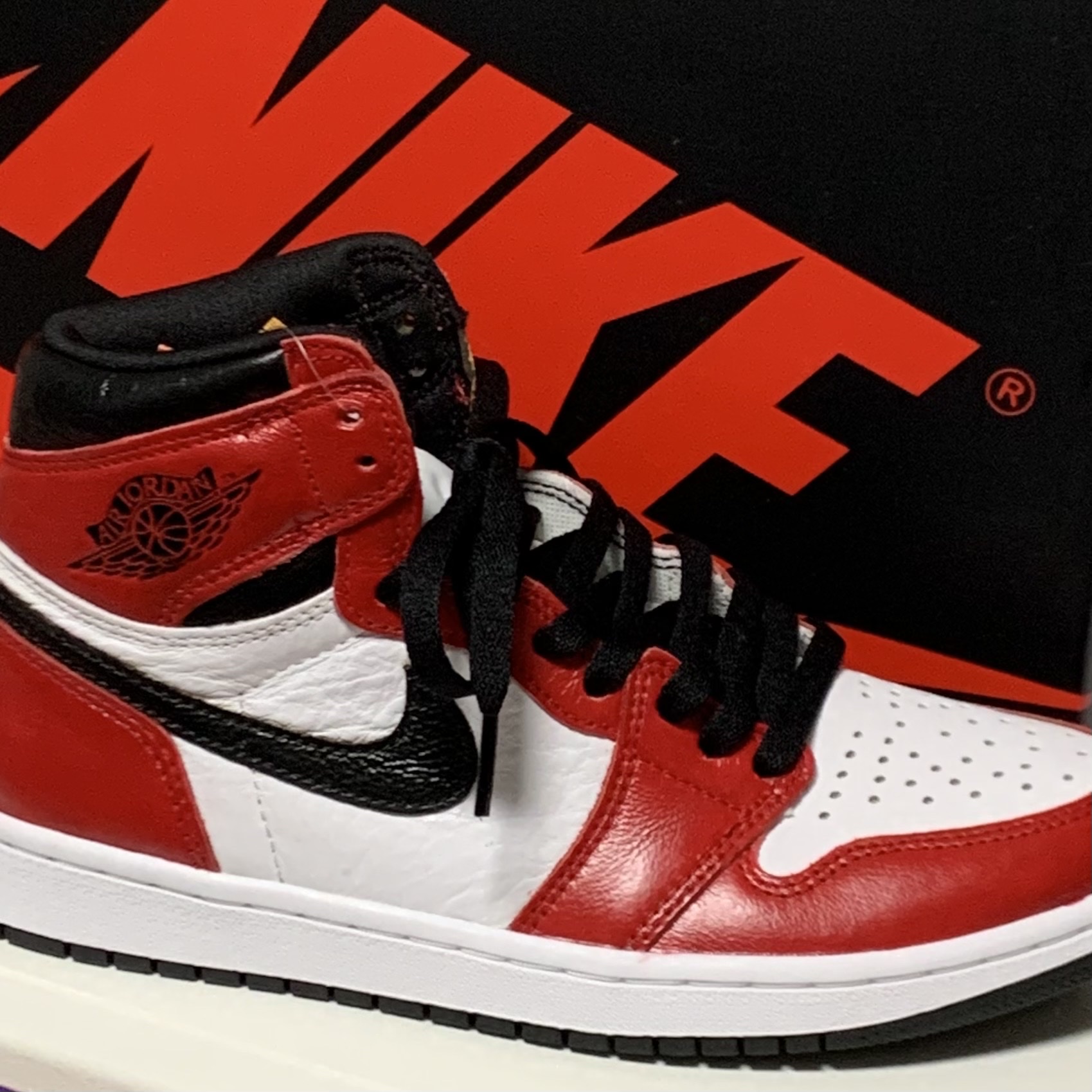 Jordan 1 Retro High OG Light Fusion Red 착용 스타일