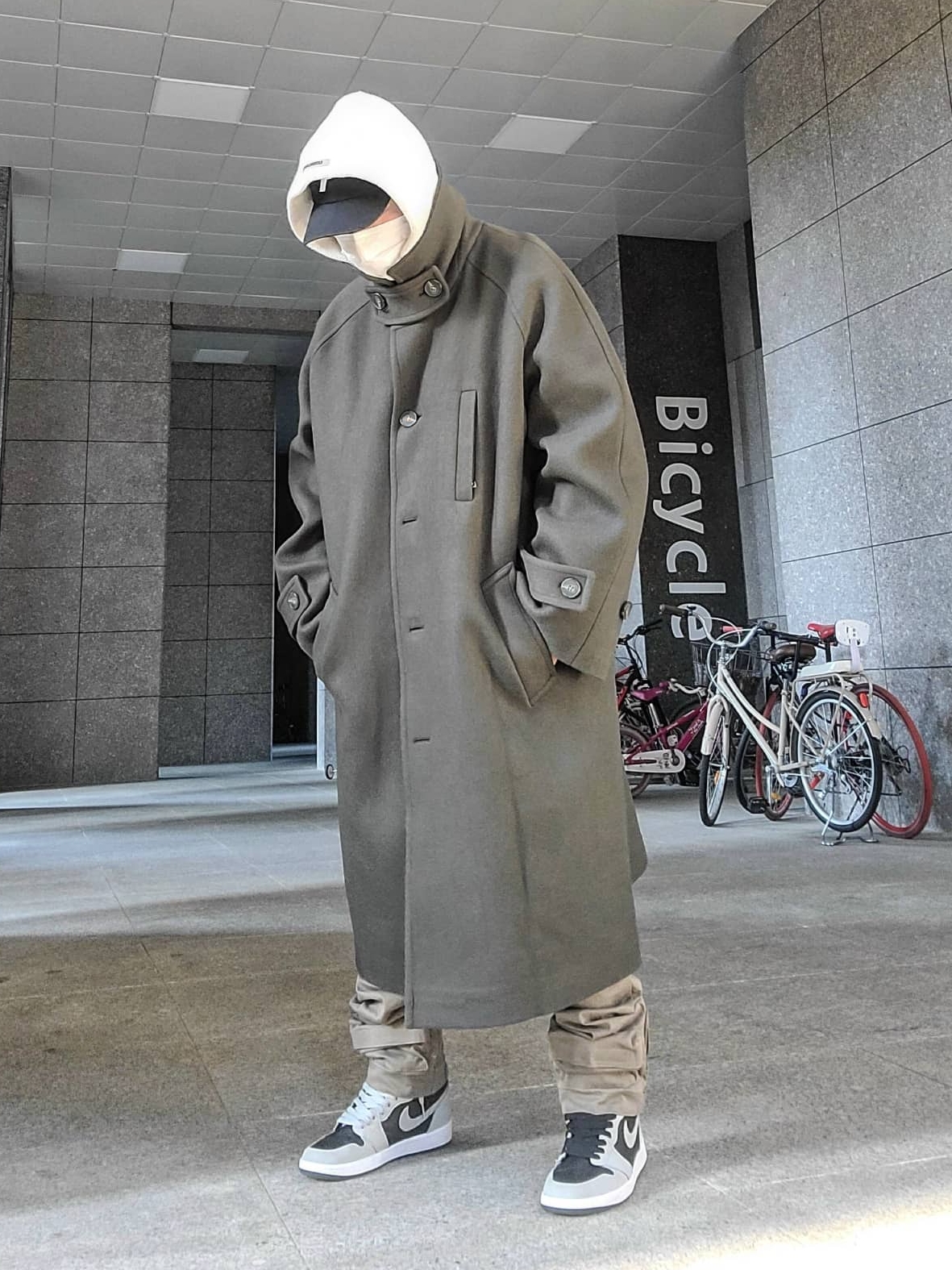 Jordan 1 Retro High OG Shadow 2.0, Undermycar Majanne Multi Button Oversized Wool Coat Slate Gray - 21FW 착용 스타일