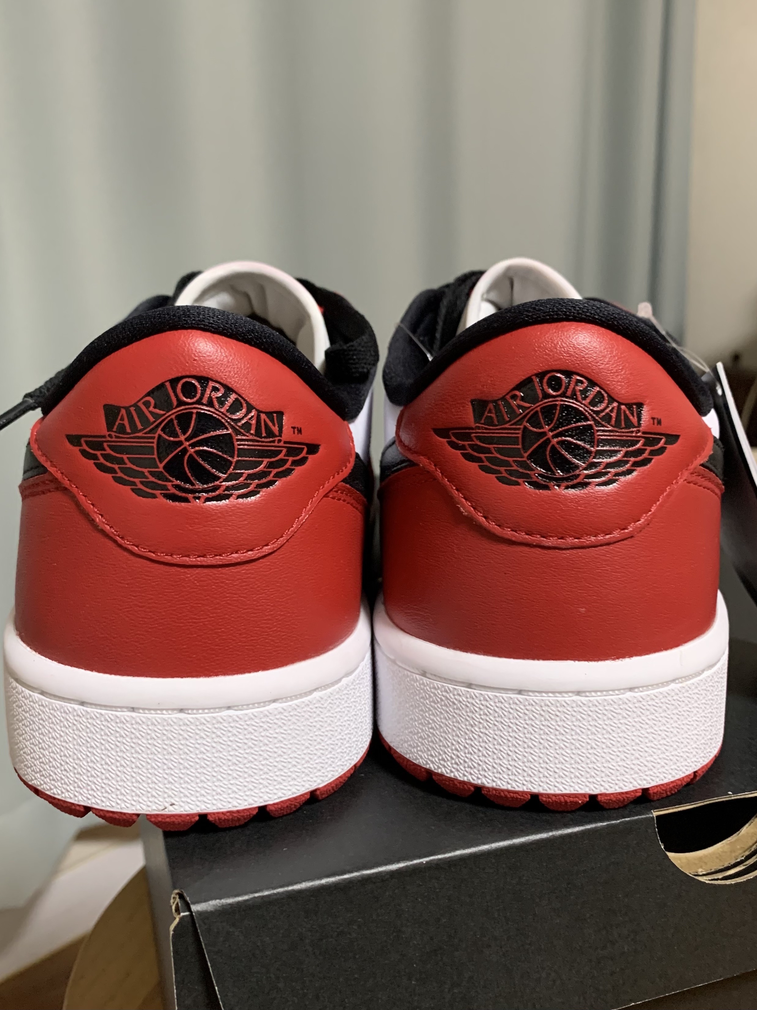Jordan 1 Low Golf Chicago 착용 스타일 - 3