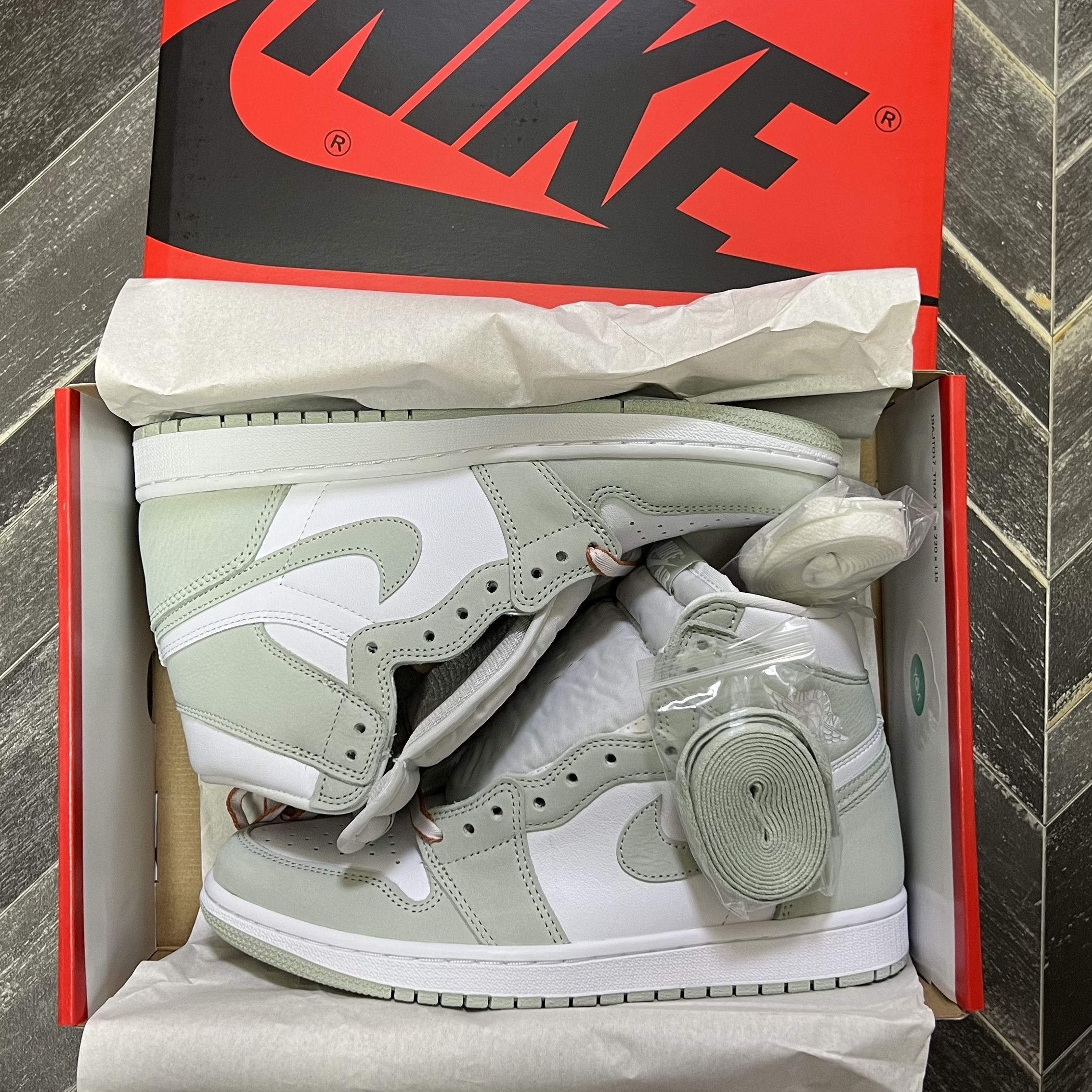 (W) Jordan 1 Retro High OG Seafoam 착용 스타일