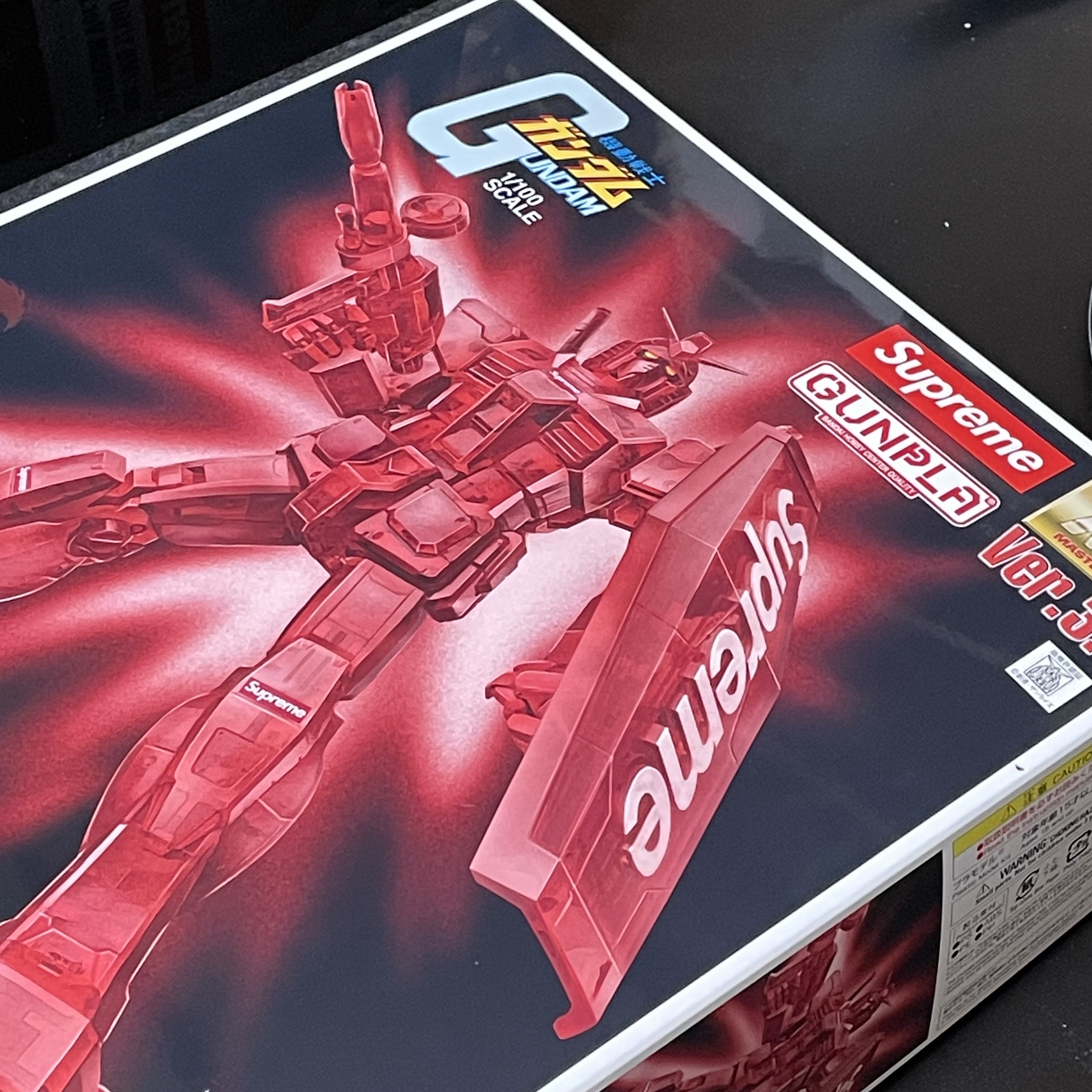 Supreme MG 1/100 RX-78-2 Gundam Ver. 3.0 착용 스타일 - 1