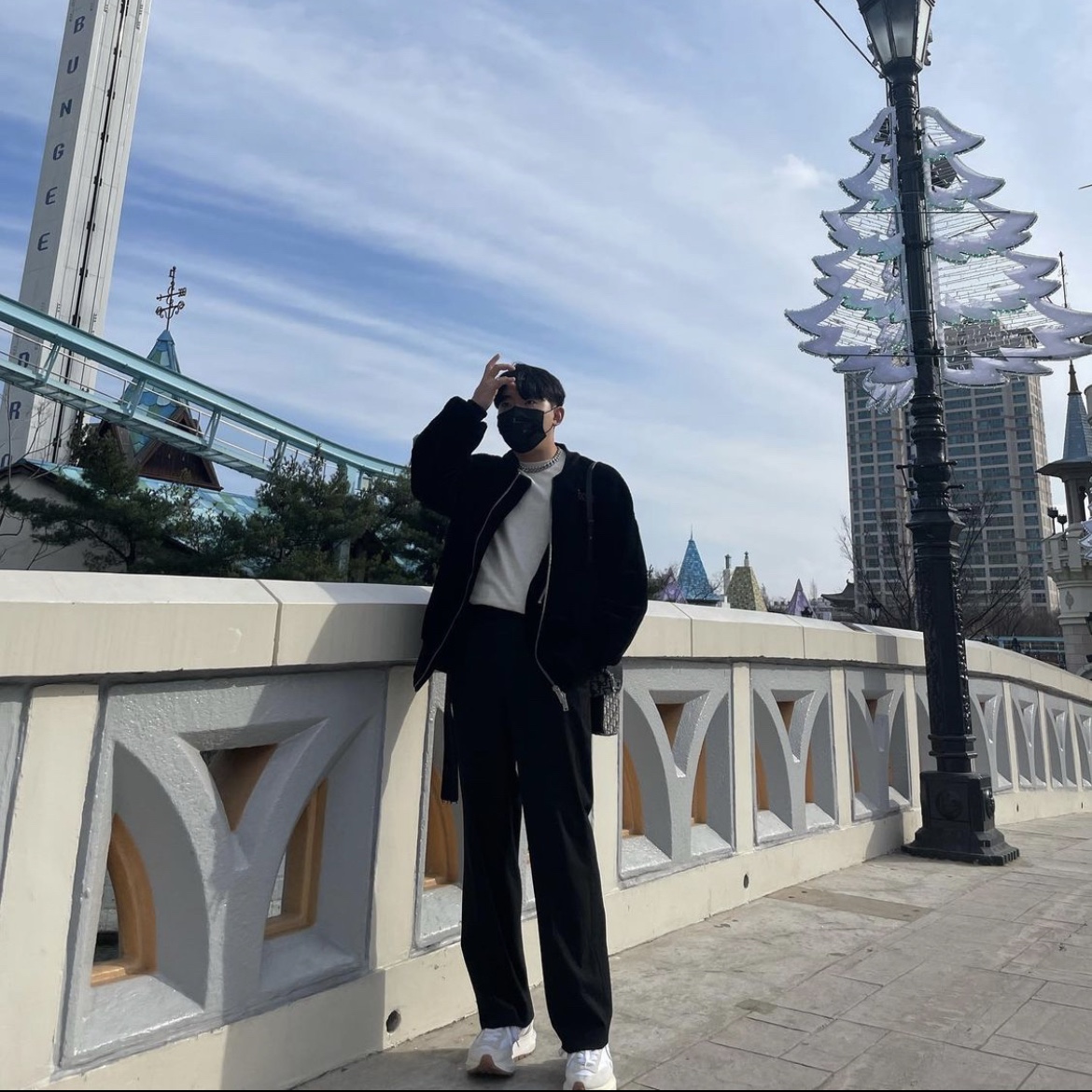 Nike x Sacai VaporWaffle White and Gum 착용 스타일 - 1