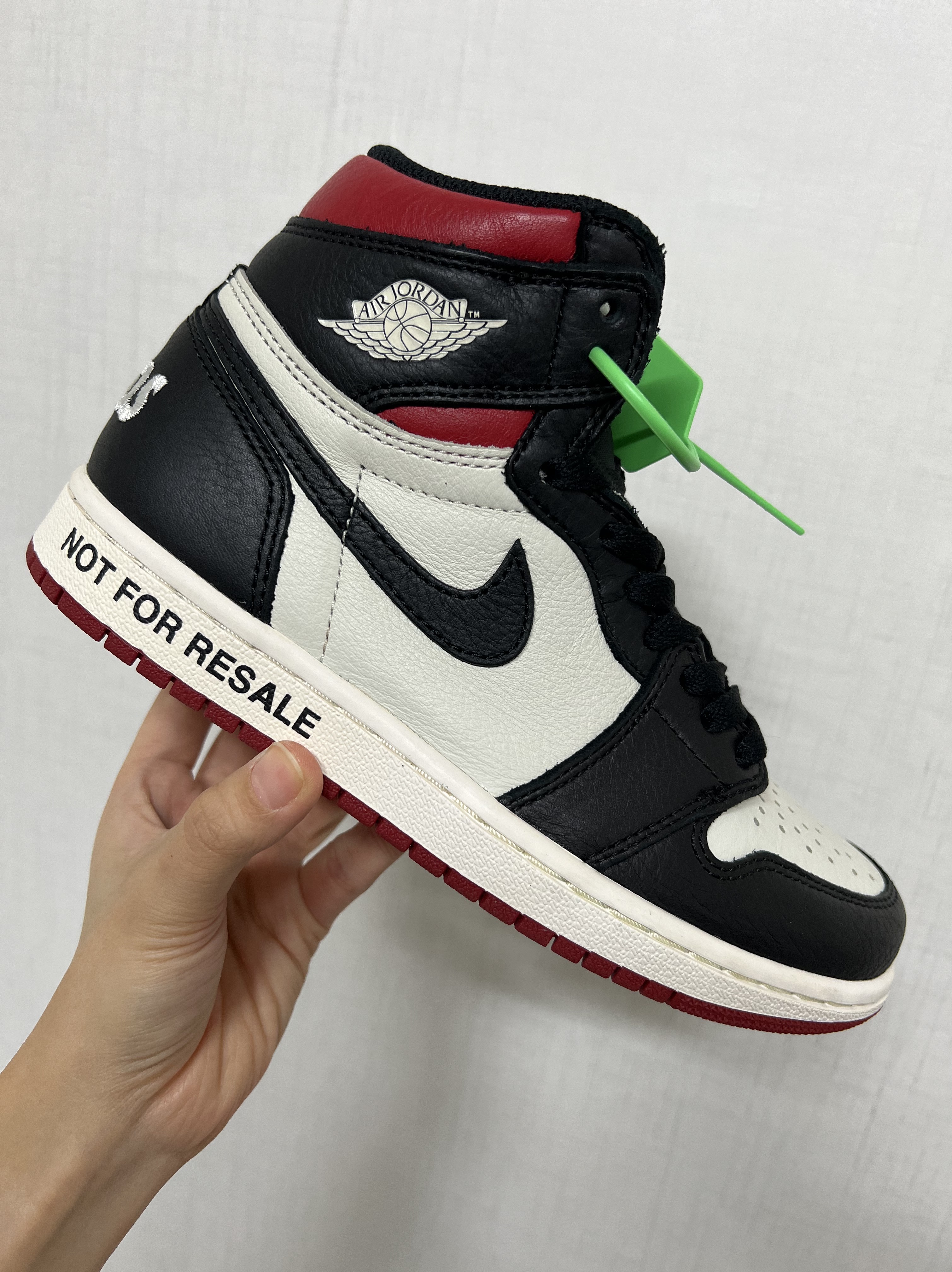 Jordan 1 Retro High Not for Resale Varsity Red 착용 스타일