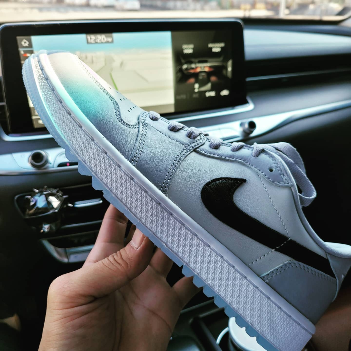 Jordan 1 Low Golf Wolf Grey 착용 스타일 - 1