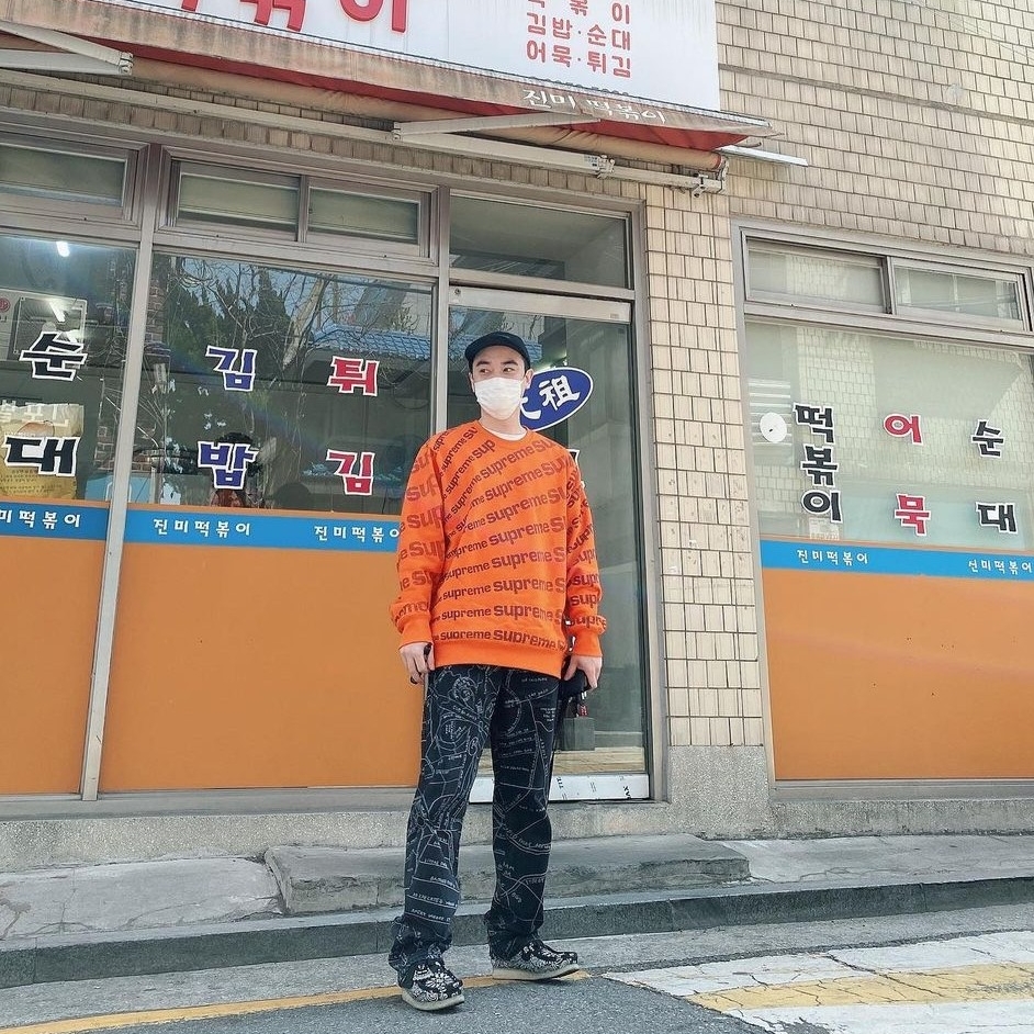 Clarks x Supreme Wallabee Bandana Black, Supreme Waxed Cotton Camp Cap Black - 21FW 착용 스타일