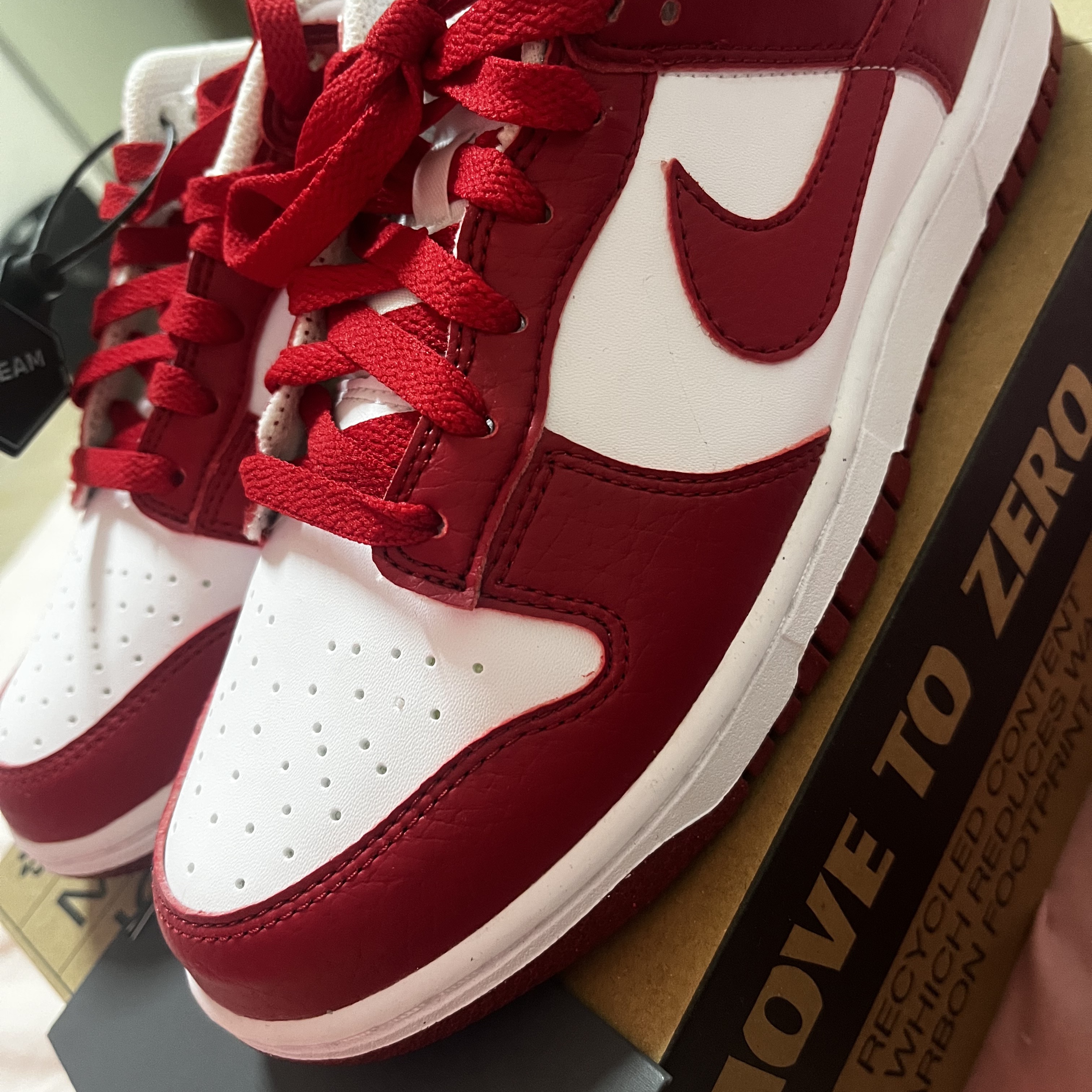 (W) Nike Dunk Low Next Nature Gym Red 착용 스타일 - 2