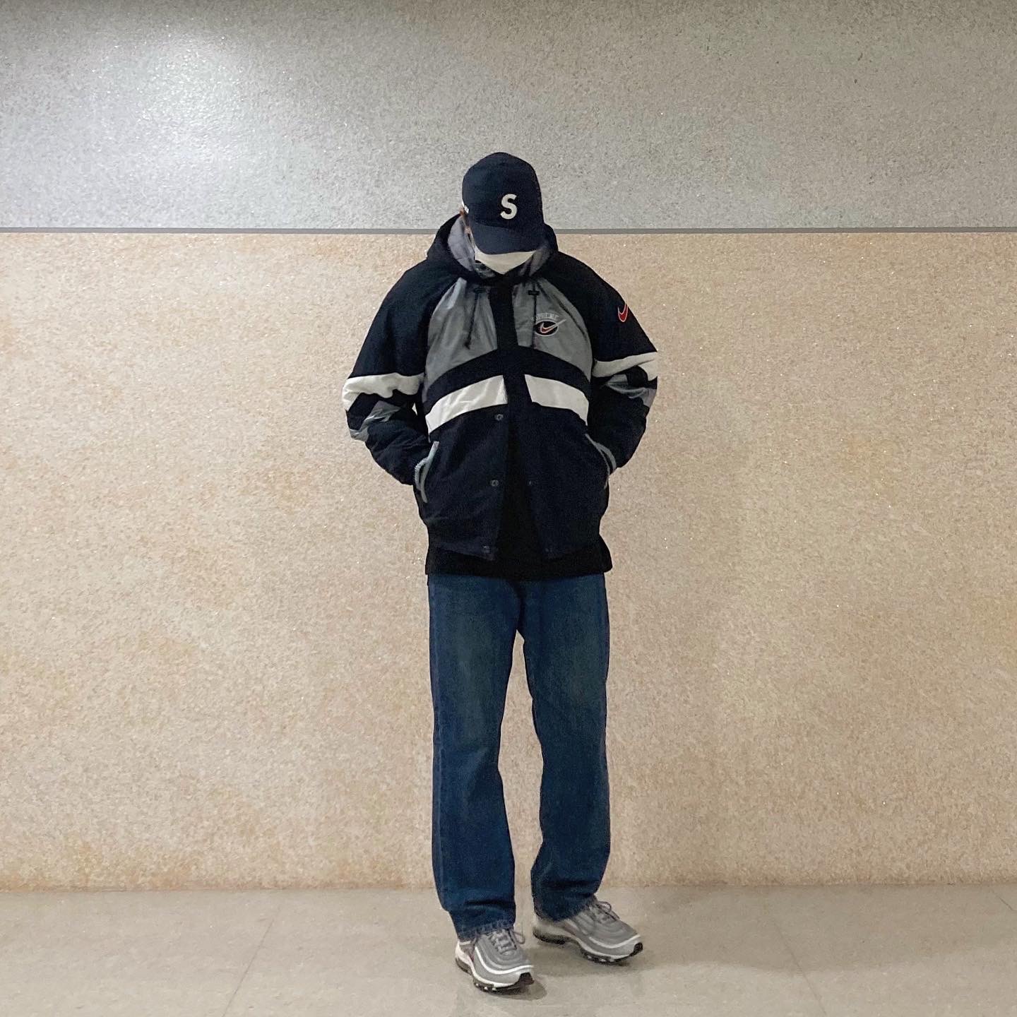 Supreme Gore-Tex S Logo 6-Panel Black - 20FW, Supreme x Nike Hooded Sport Jacket Silver - 19SS 착용 스타일 - 2