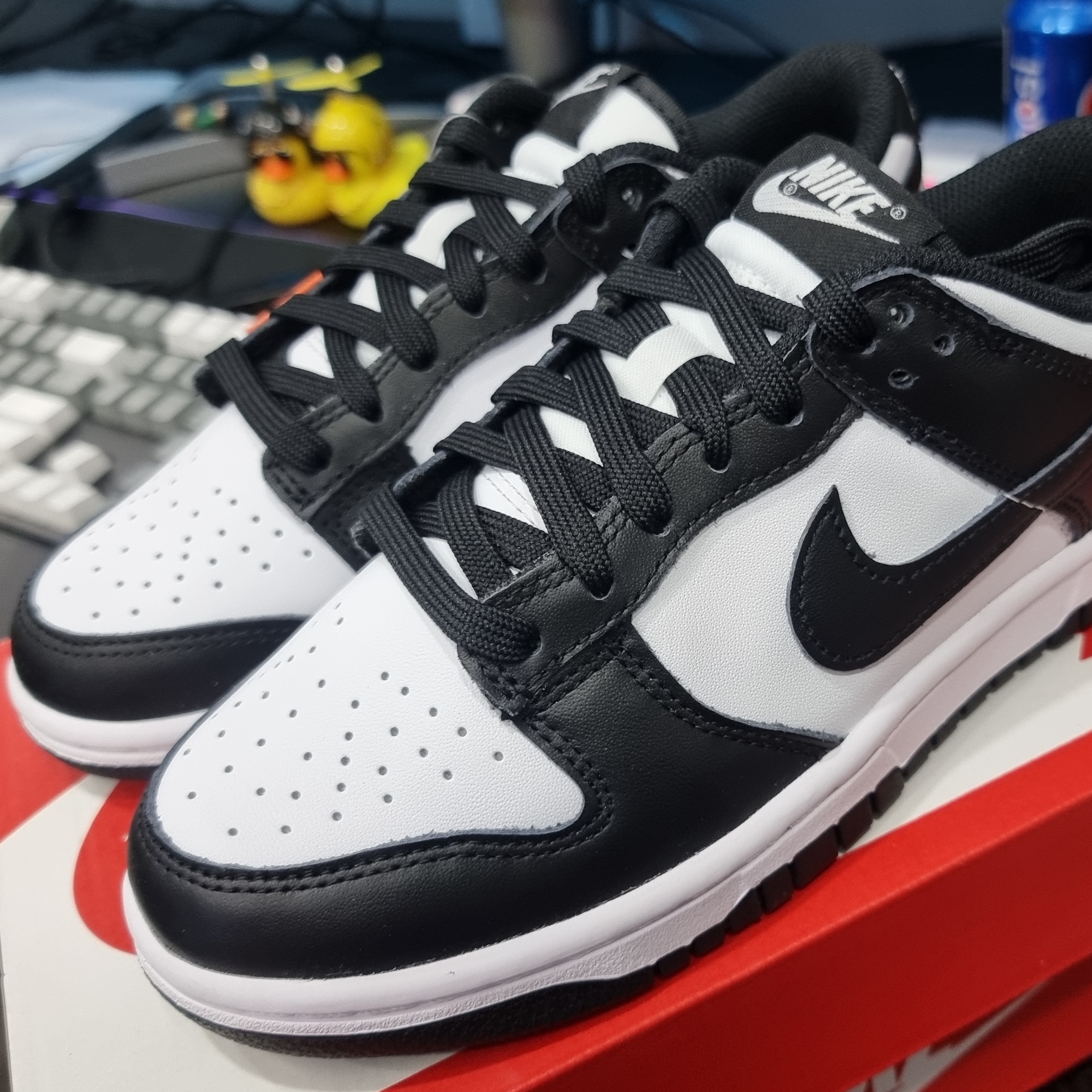 (W) Nike Dunk Low Black 착용 스타일 - 1
