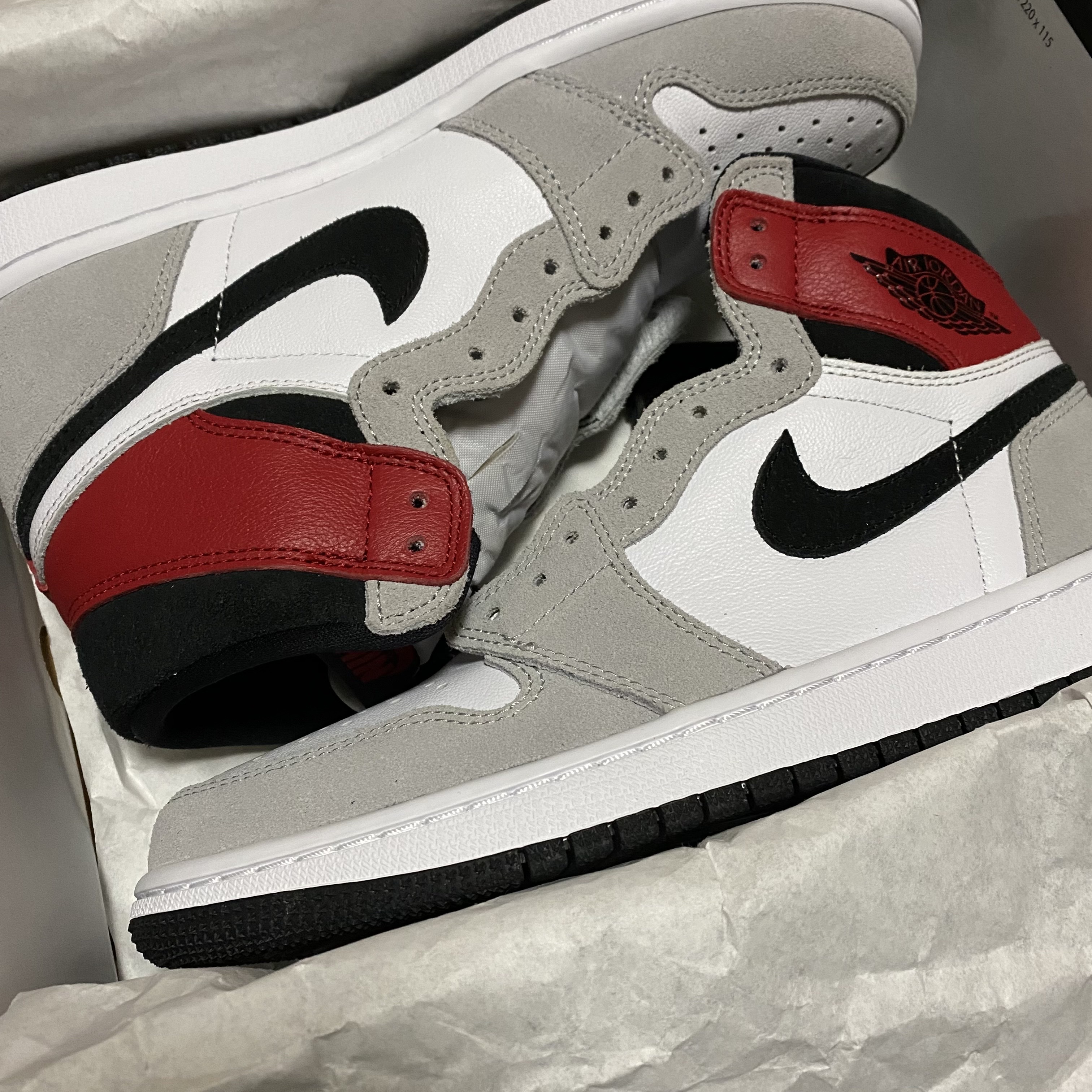 Jordan 1 Retro High OG Light Smoke Grey 착용 스타일