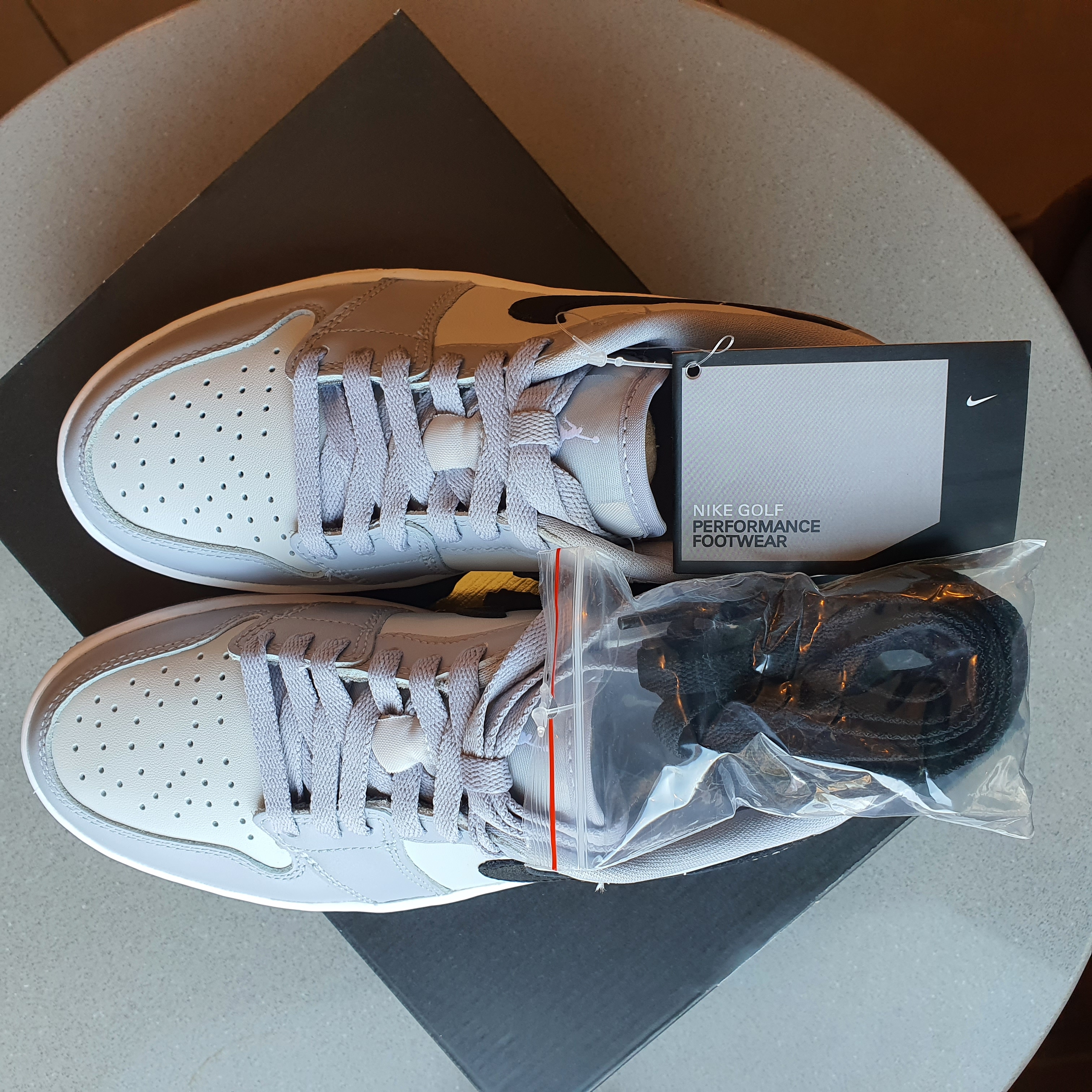 Jordan 1 Low Golf Wolf Grey 착용 스타일 - 4
