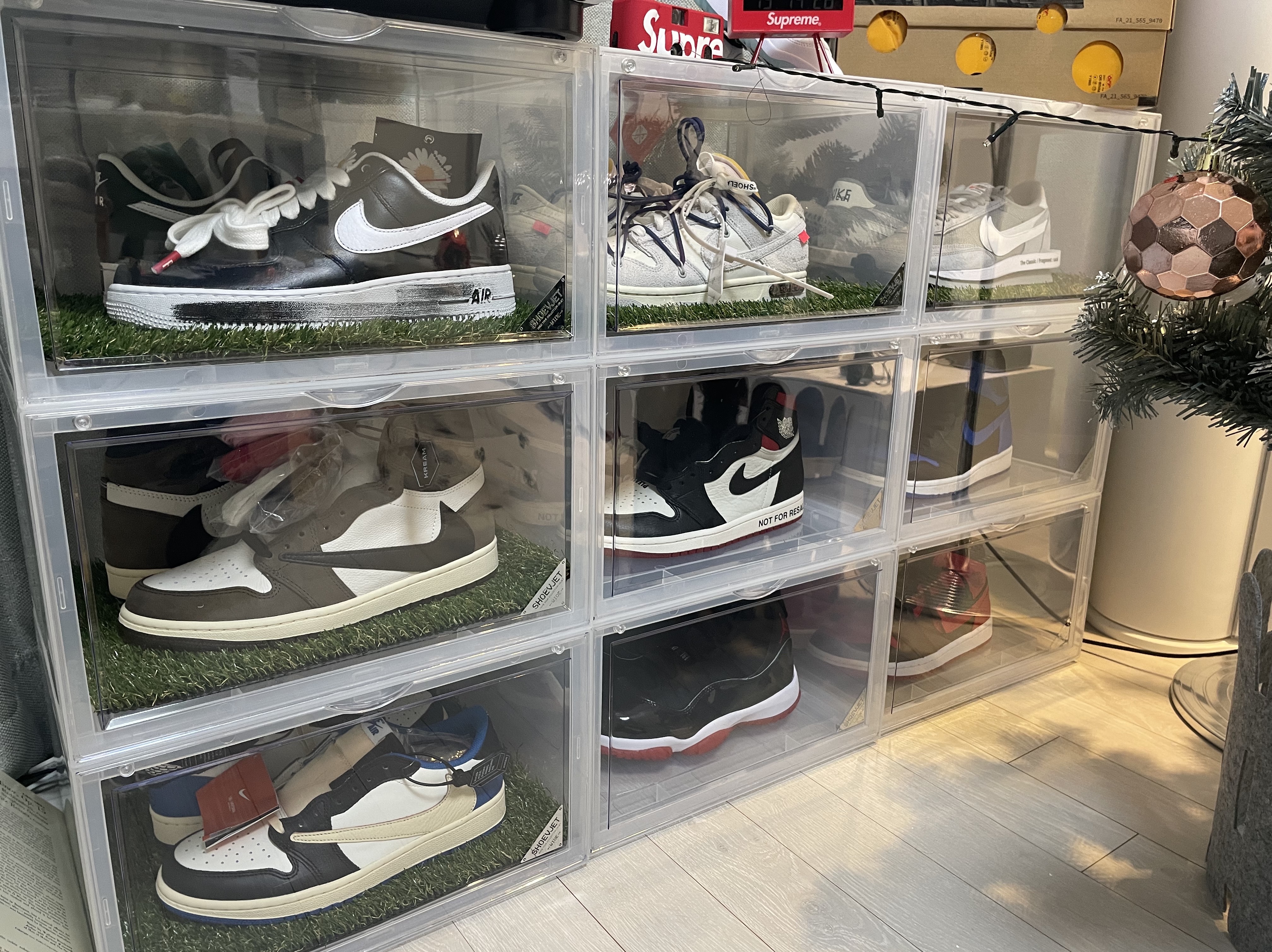 Jordan 1 x Travis Scott Retro High OG SP Mocha, Jordan 1 x Travis Scott x Fragment Retro Low OG SP Military Blue 착용 스타일 - 2