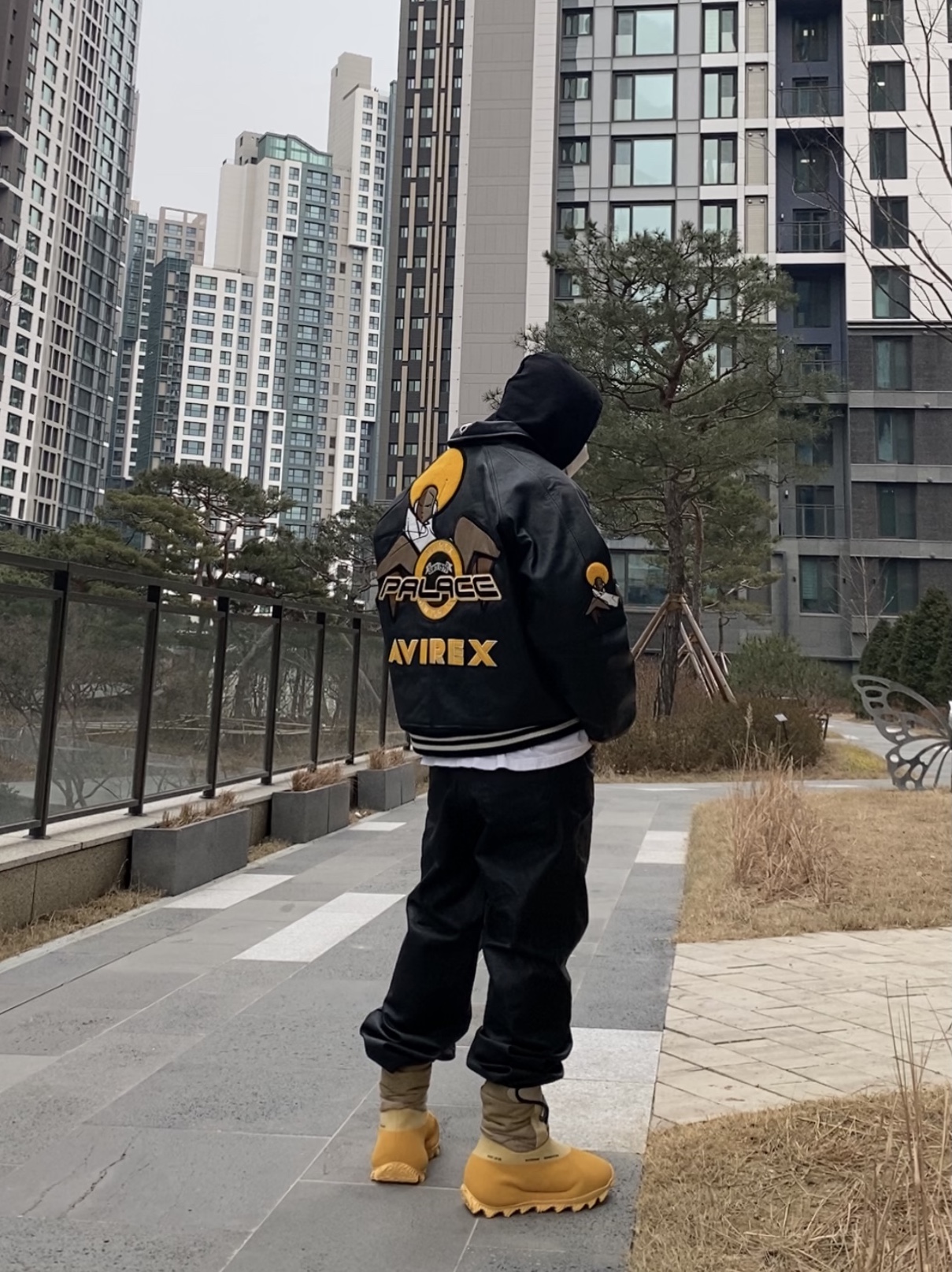 Palace Zomby Avirex Jacket Black - 21FW, adidas Yeezy Knit RNR Boot Sulfur 착용 스타일 - 2