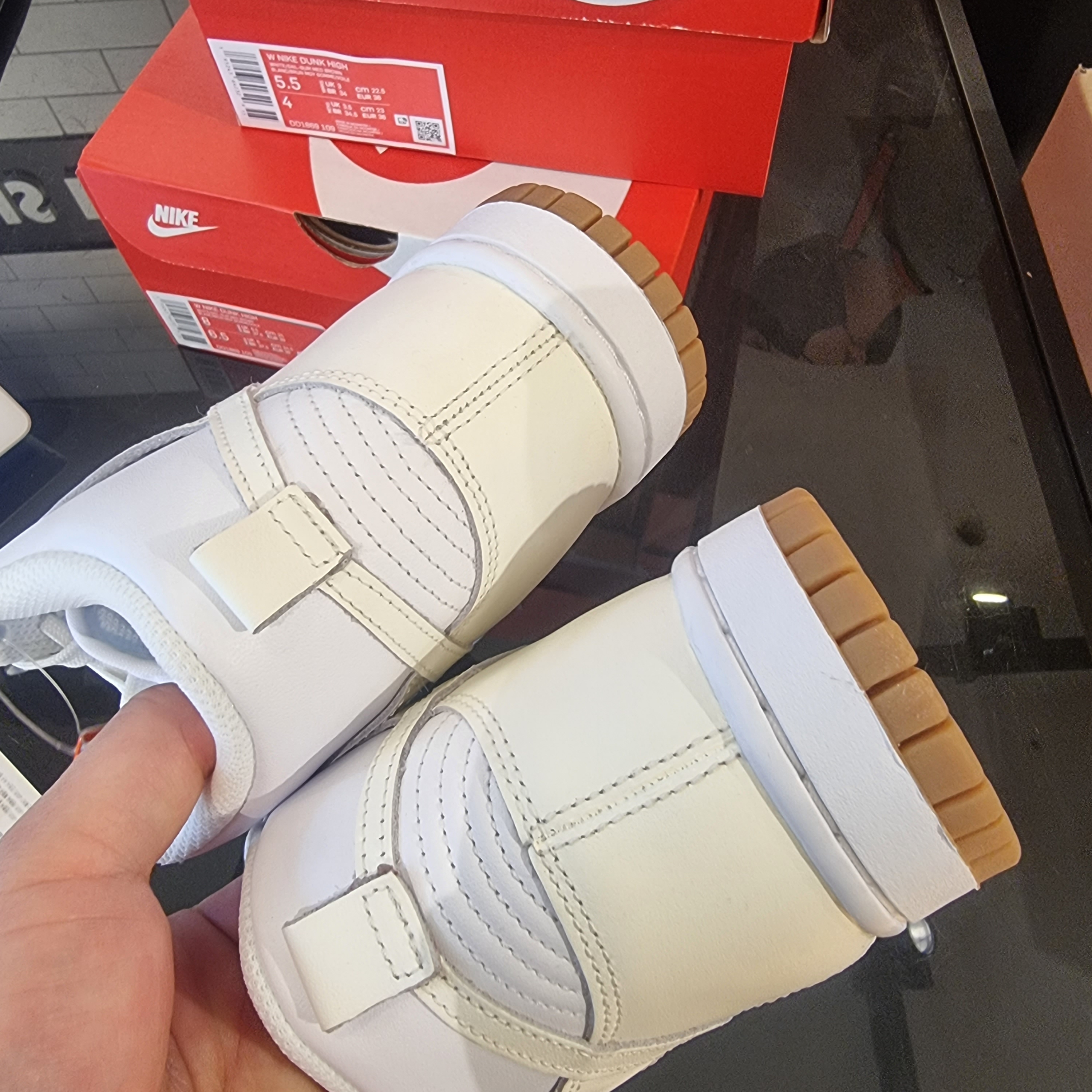 (W) Nike Dunk High Sail Gum 착용 스타일 - 3