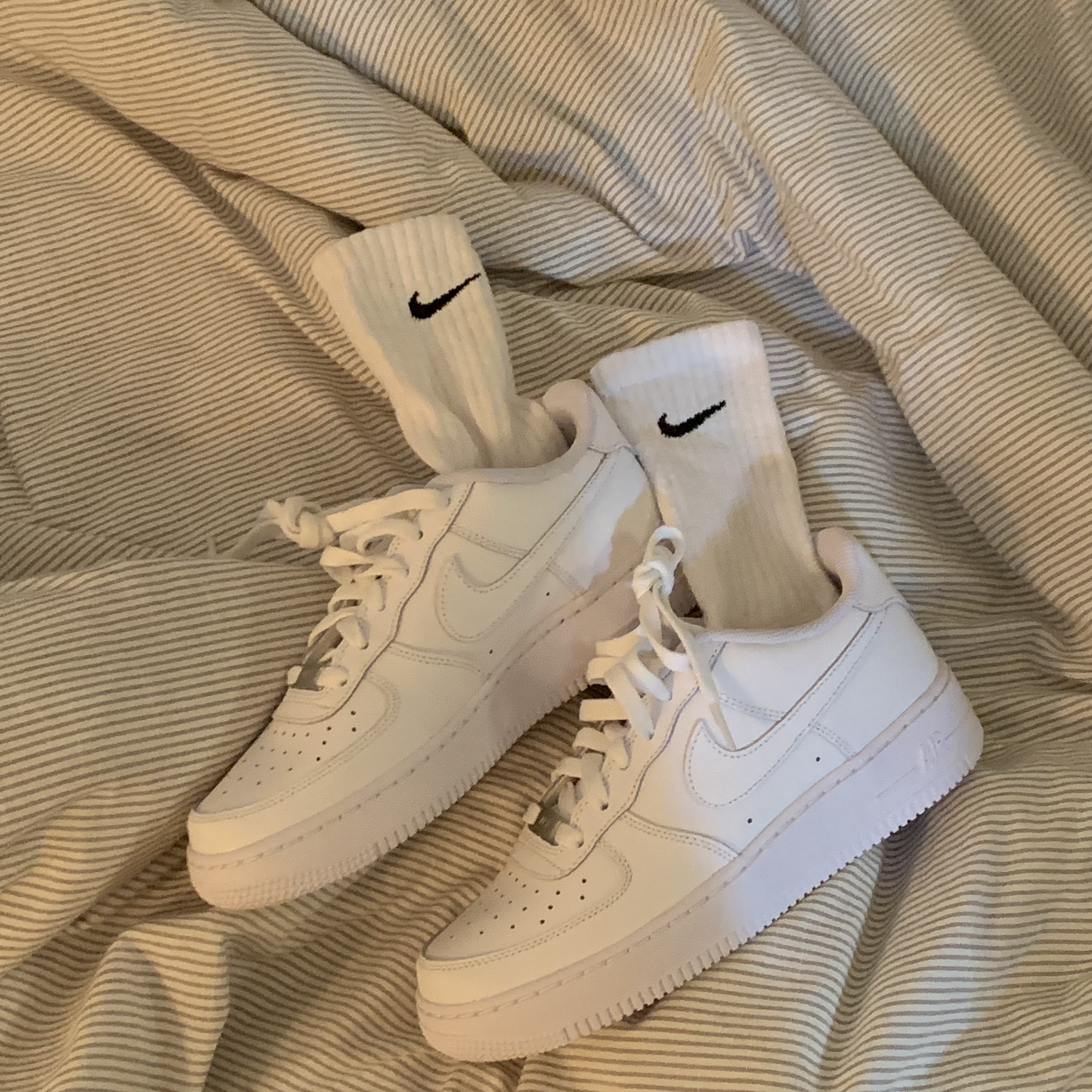 (GS) Nike Air Force 1 LE White 착용 스타일
