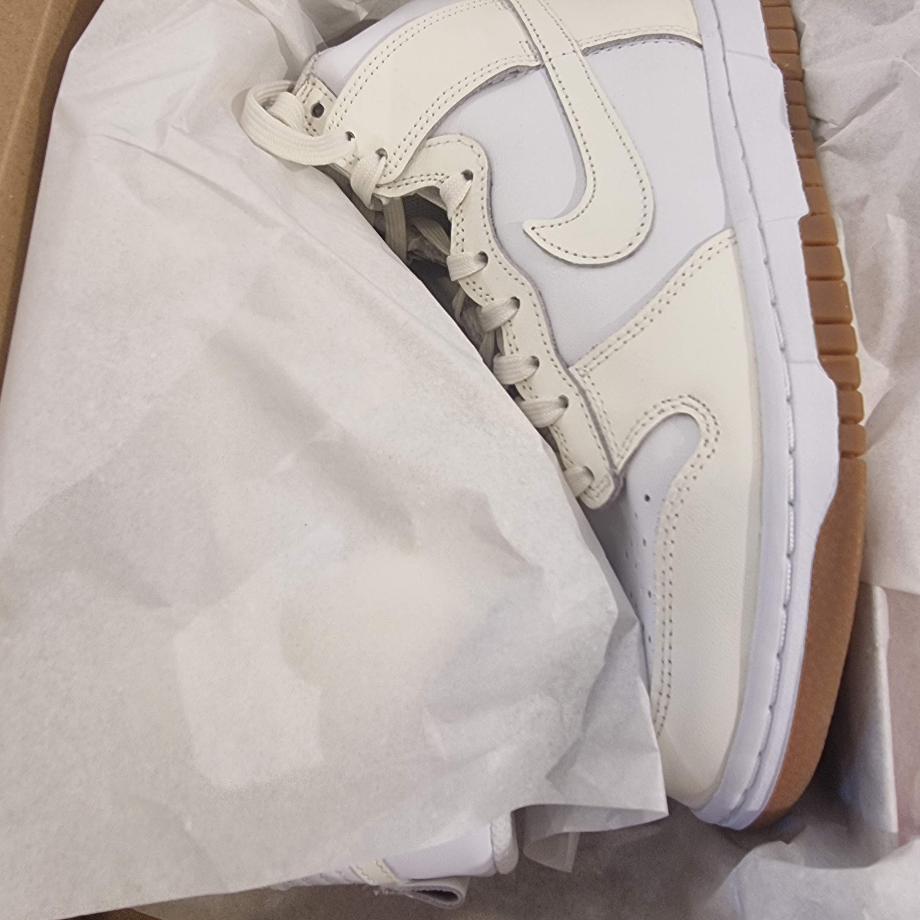 (W) Nike Dunk High Sail Gum 착용 스타일 - 2