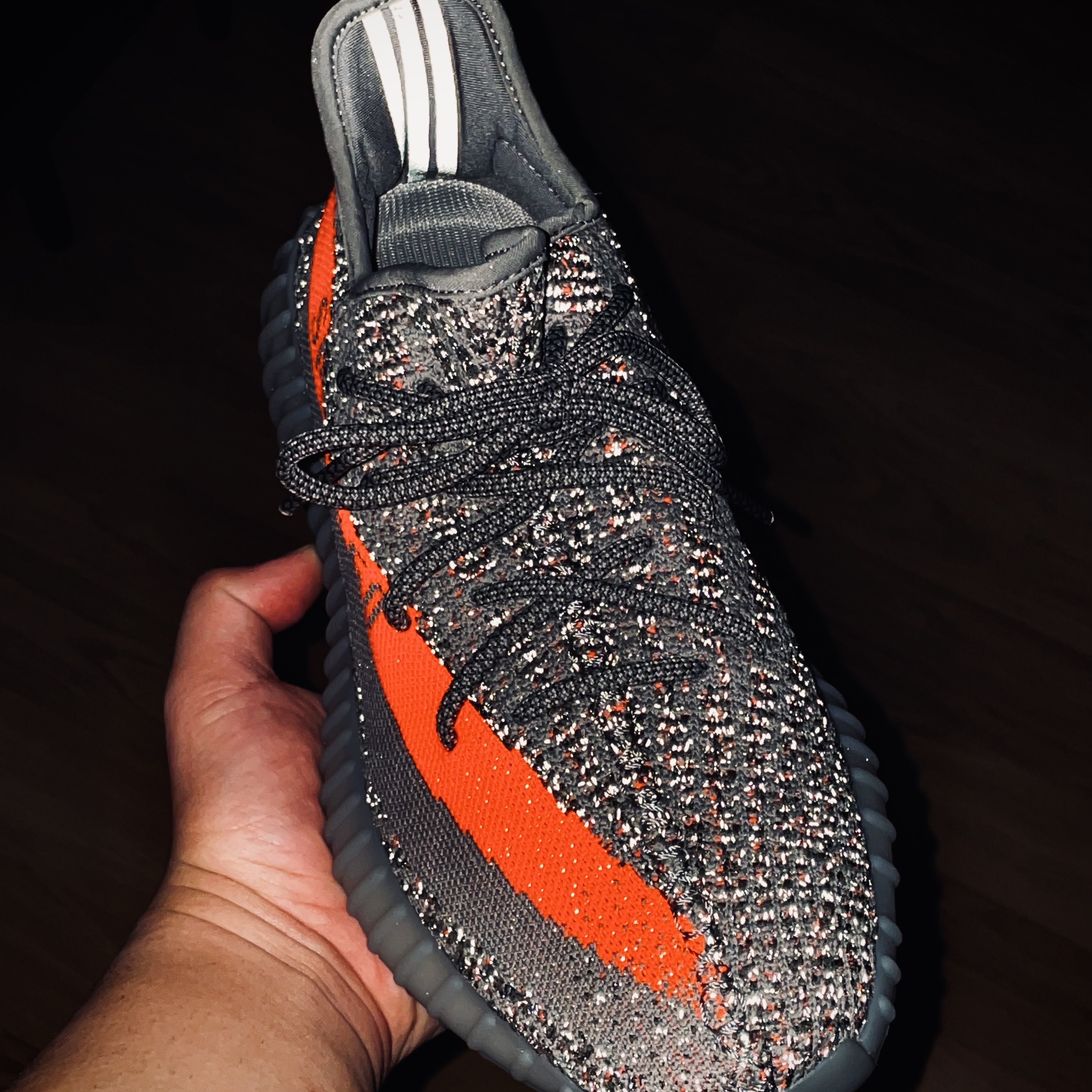Adidas Yeezy Boost 350 V2 Beluga - Reflective 착용 스타일 - 2