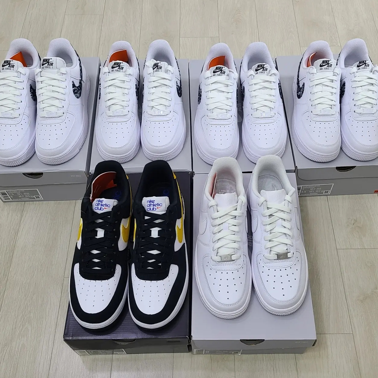 Nike Air Force 1 '07 LV8 Athletic Club Black Dark Sulfur, Nike Air Force 1 '07 Low White 착용 스타일 - 3