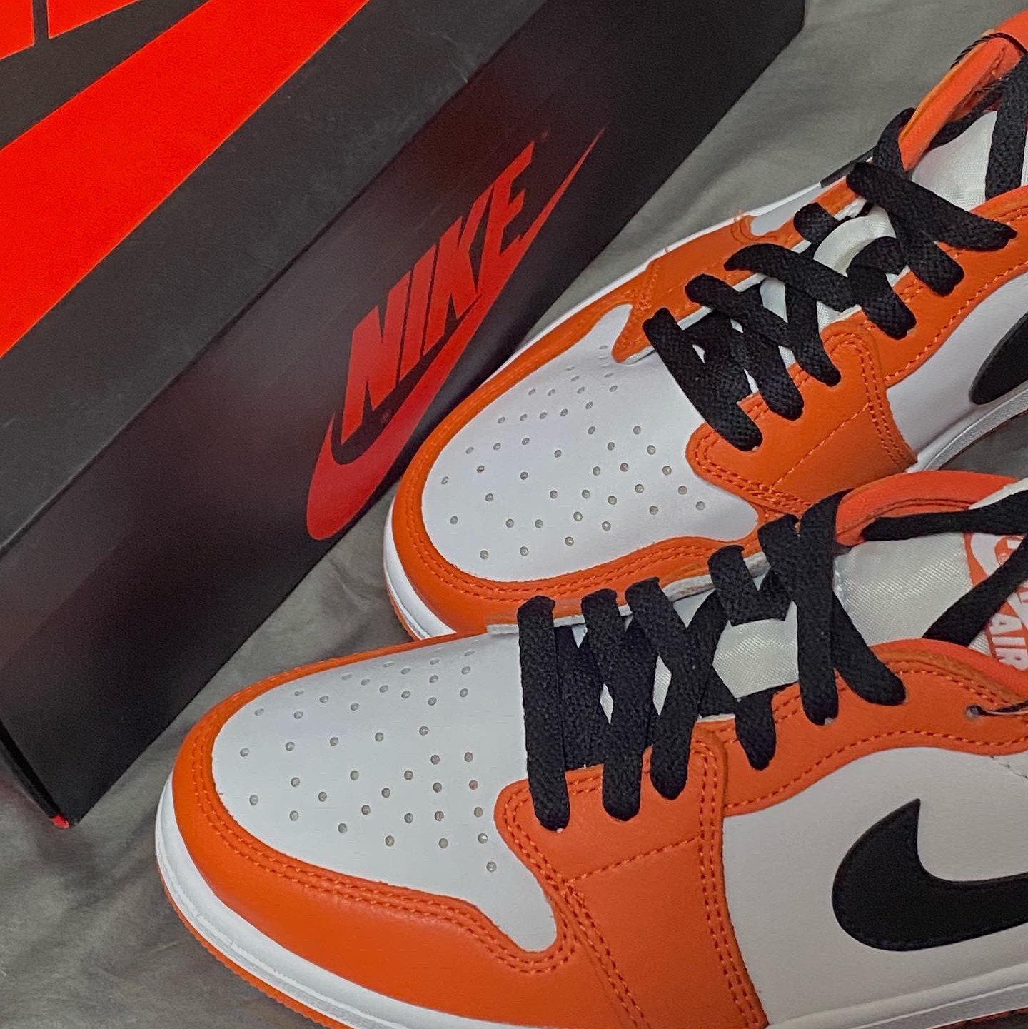 Jordan 1 Low OG Starfish 착용 스타일