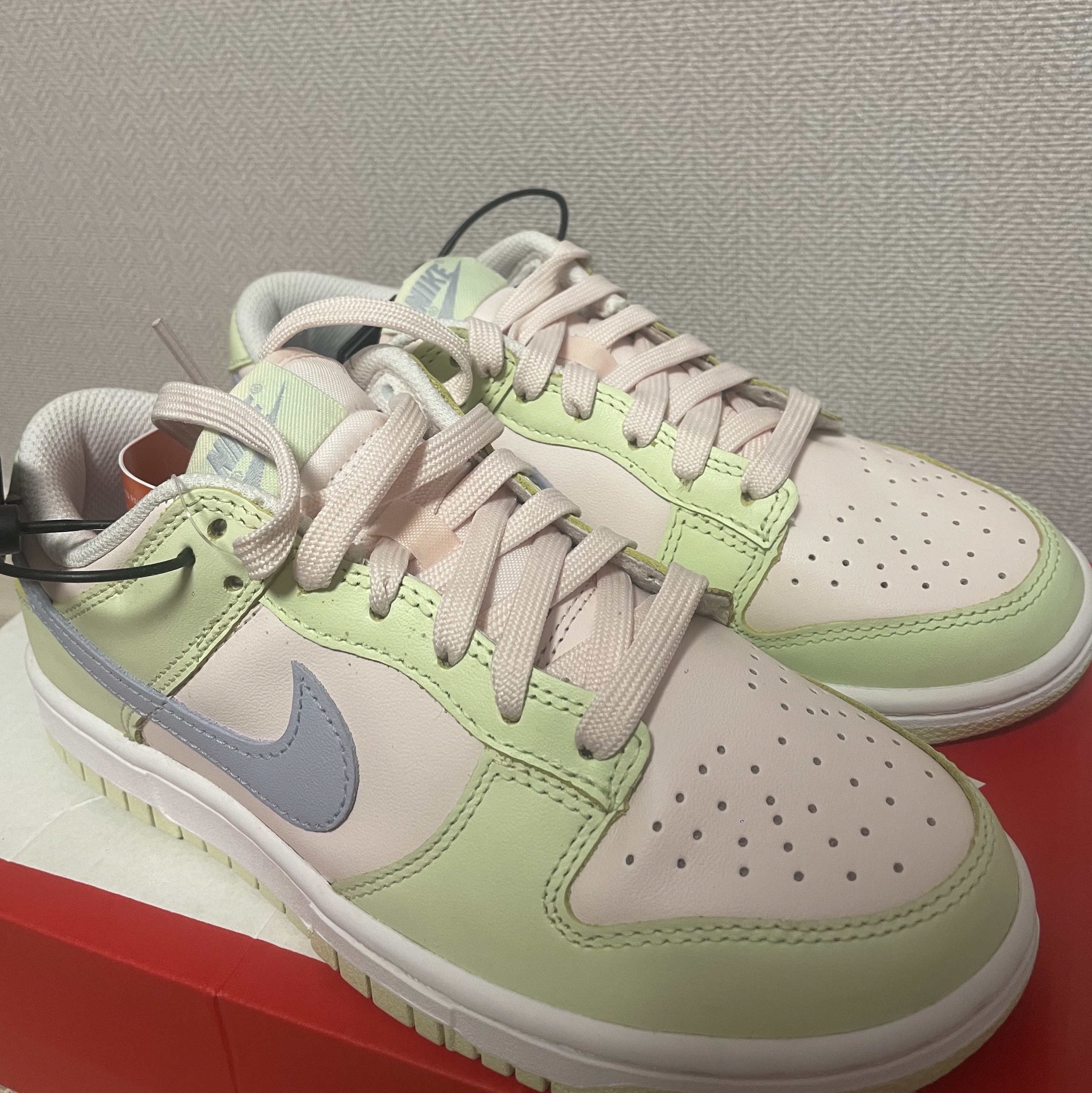 (W) Nike Dunk Low Light Soft Pink 착용 스타일 - 2