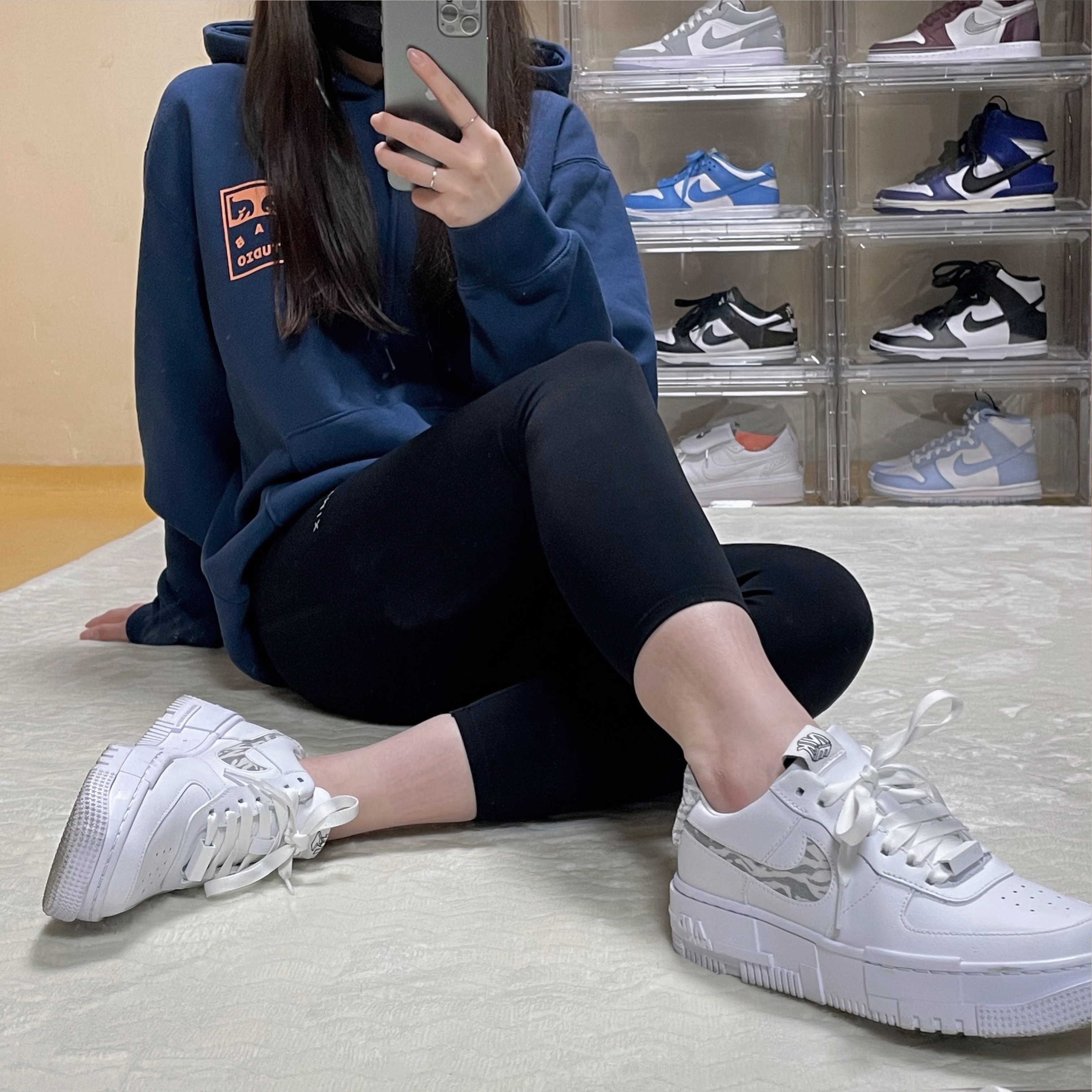 (W) Nike Air Force 1 Pixel SE Zebra, IAB Studio x Obey Eyes Icon Hoodie Oceana 착용 스타일