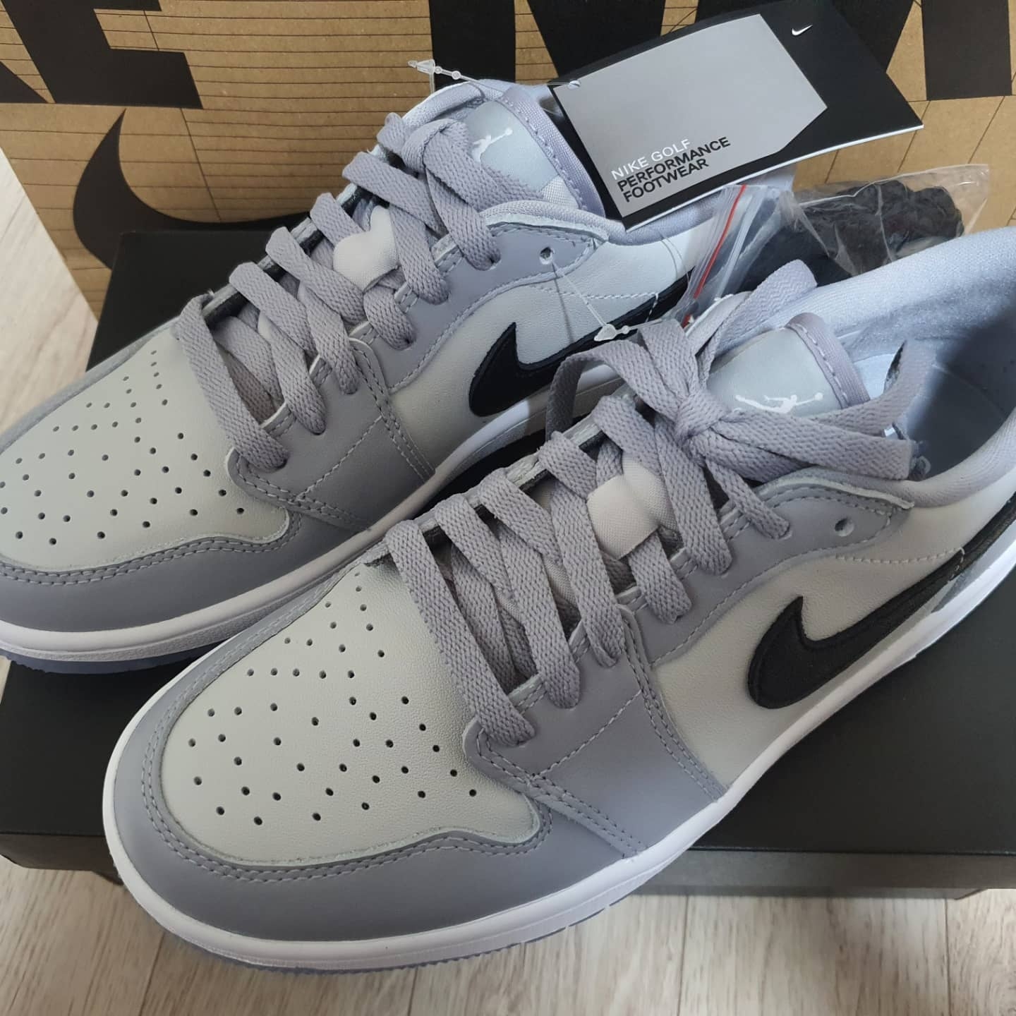 Jordan 1 Low Golf Wolf Grey 착용 스타일 - 5
