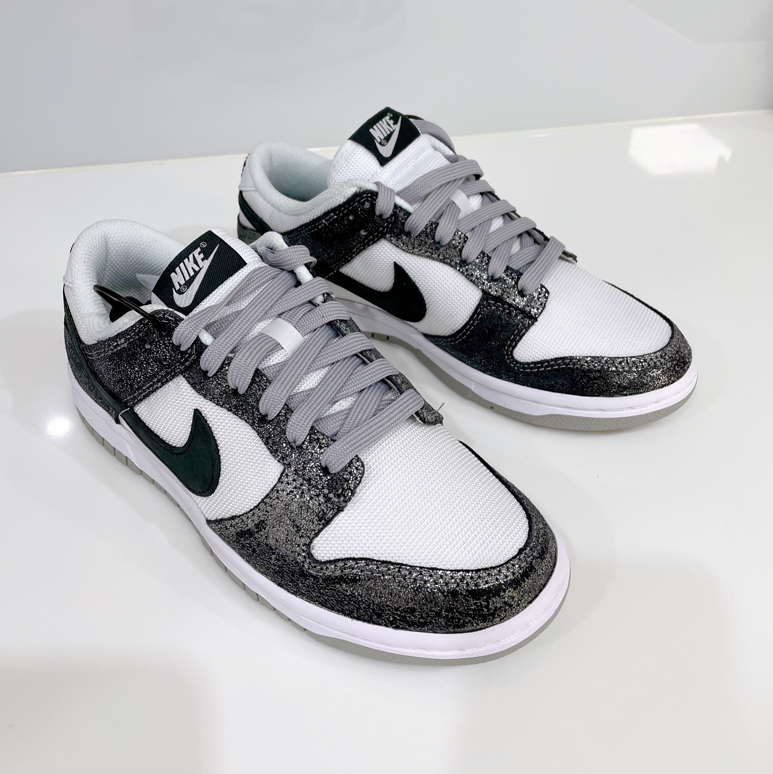 (W) Nike Dunk Low Golden Gals Metallic Silver 착용 스타일