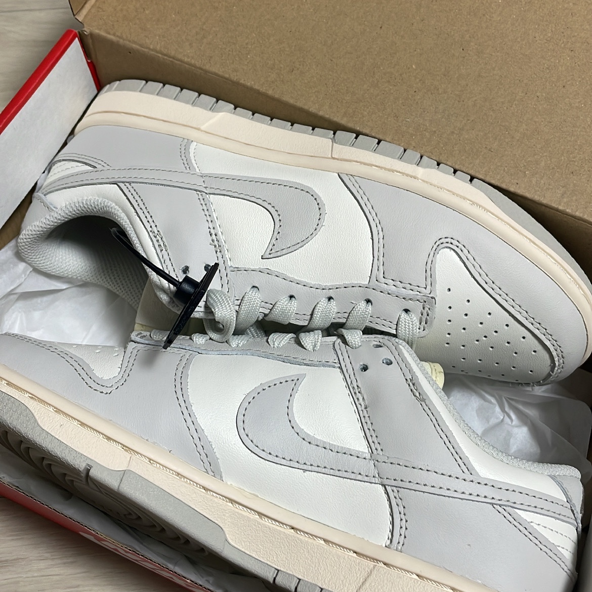 (W) Nike Dunk Low Light Bone 착용 스타일 - 2