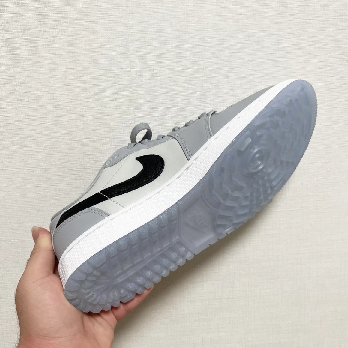 Jordan 1 Low Golf Wolf Grey 착용 스타일 - 2
