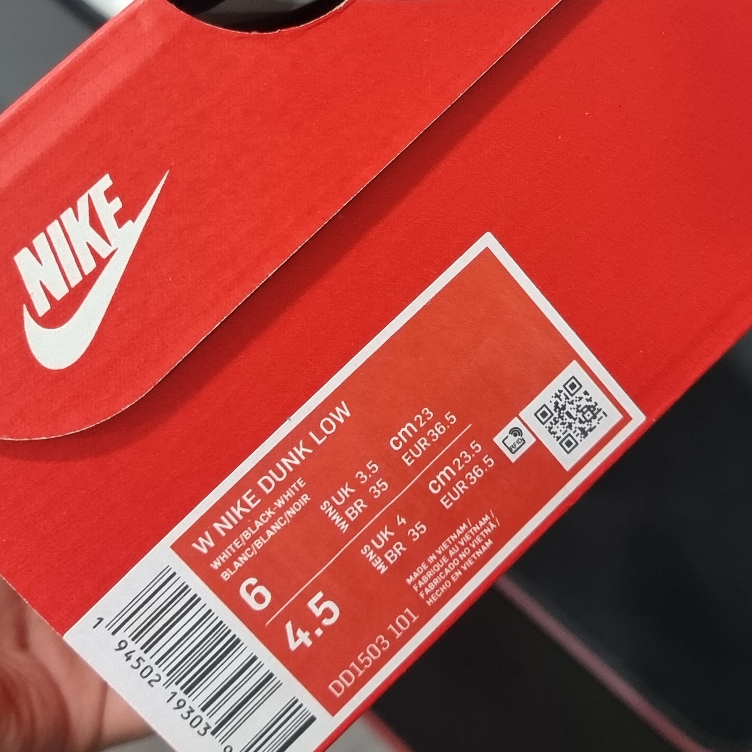 (W) Nike Dunk Low Black 착용 스타일 - 2