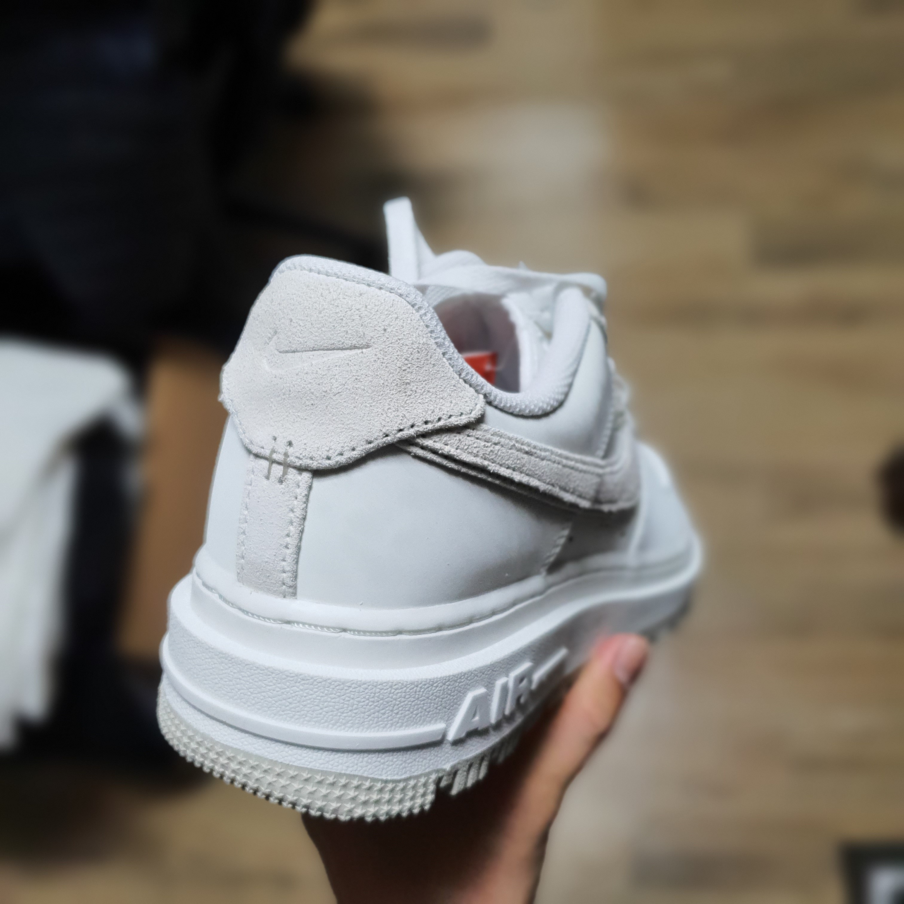 Nike Air Force 1 Luxe Summit White 착용 스타일 - 4