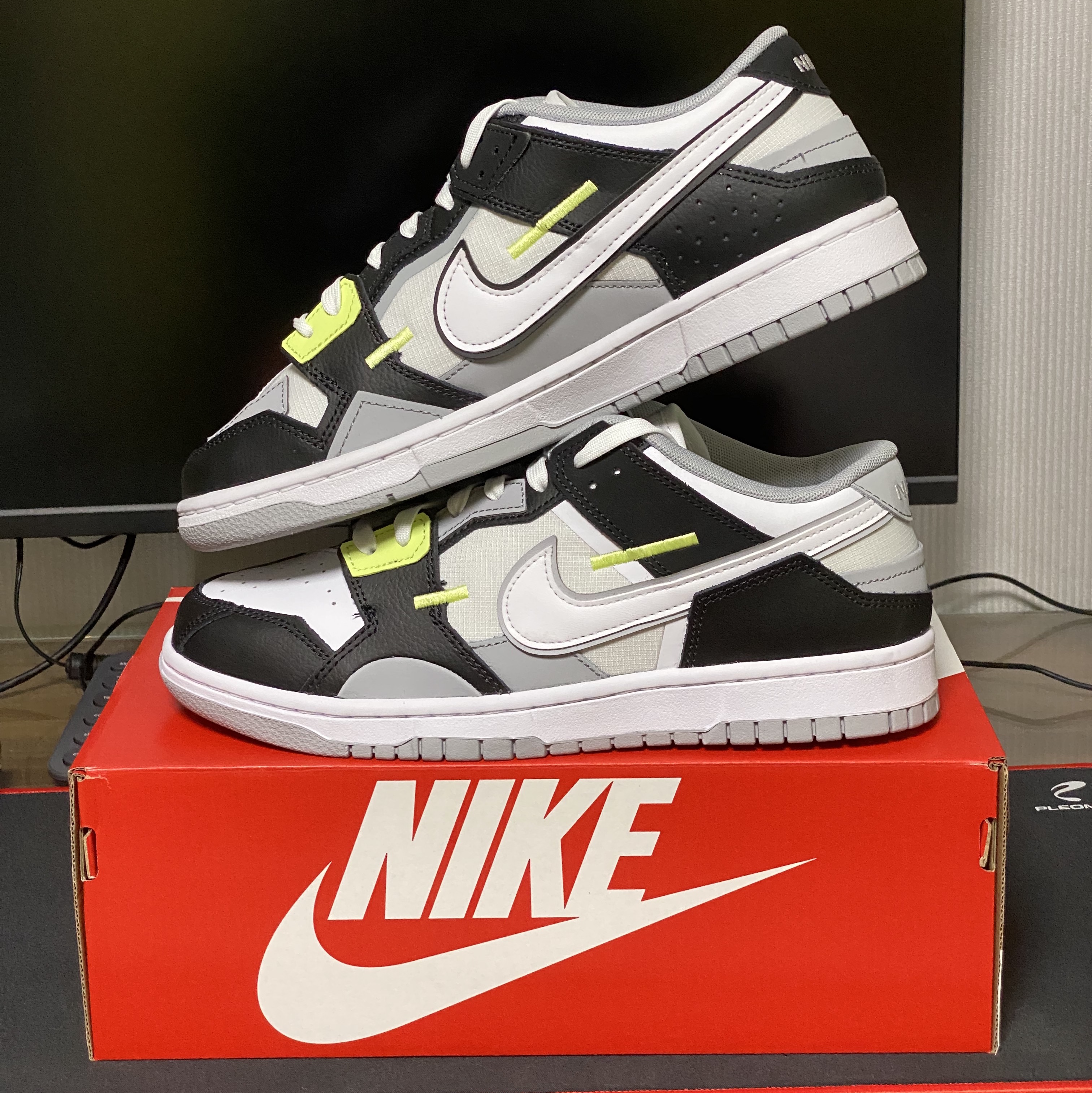 Nike Dunk Scrap Black Lemon Twist 착용 스타일