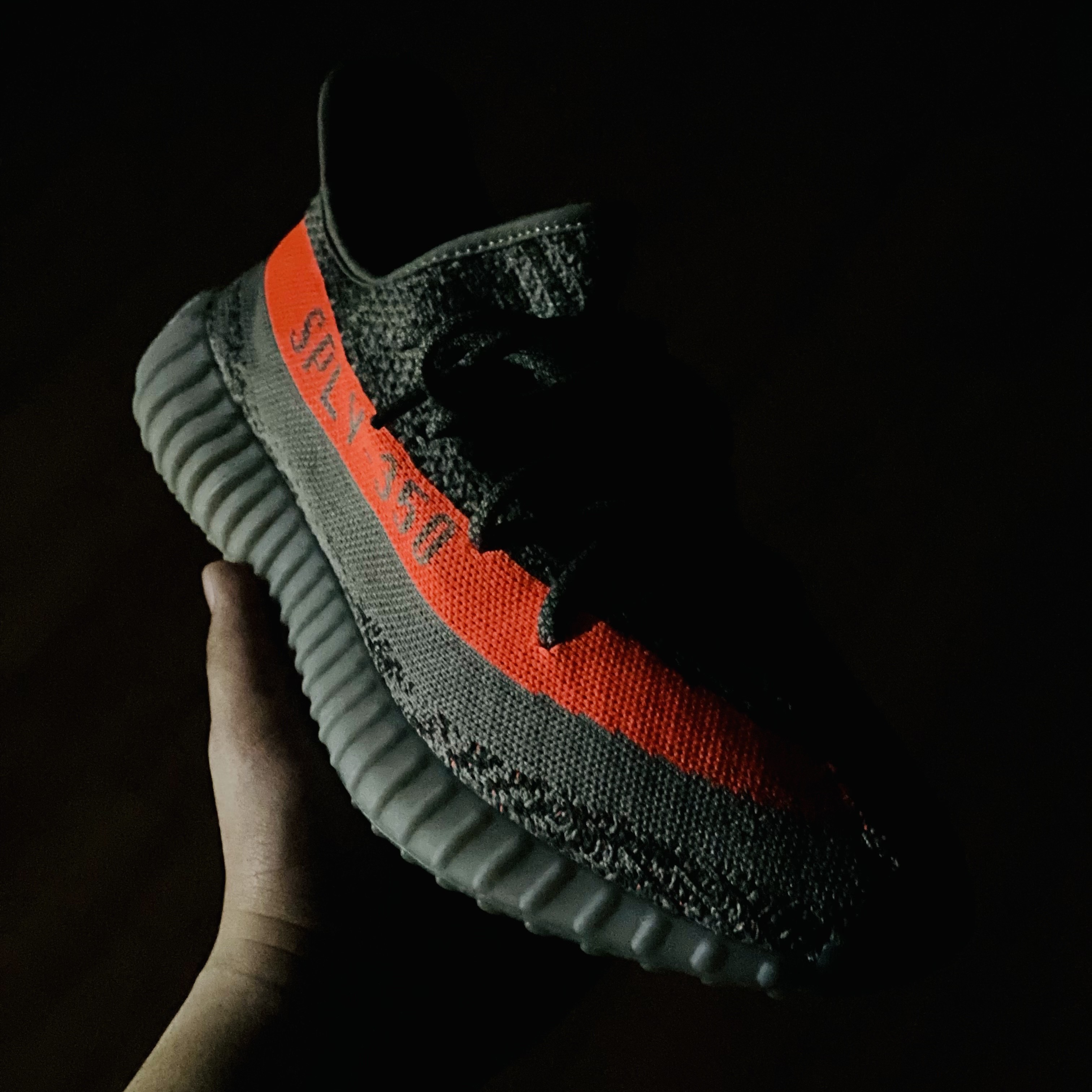 Adidas Yeezy Boost 350 V2 Beluga - Reflective 착용 스타일 - 1