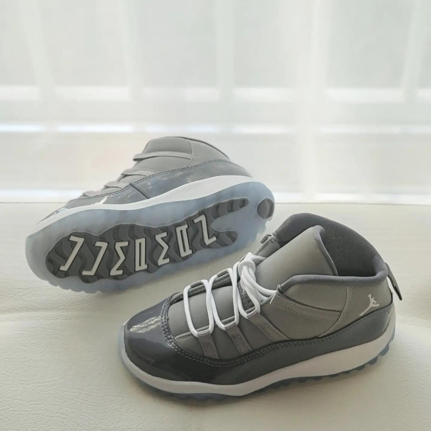 Jordan 11 Retro Cool Grey 2021, (GS) Jordan 11 Retro Cool Grey 2021 착용 스타일 - 1
