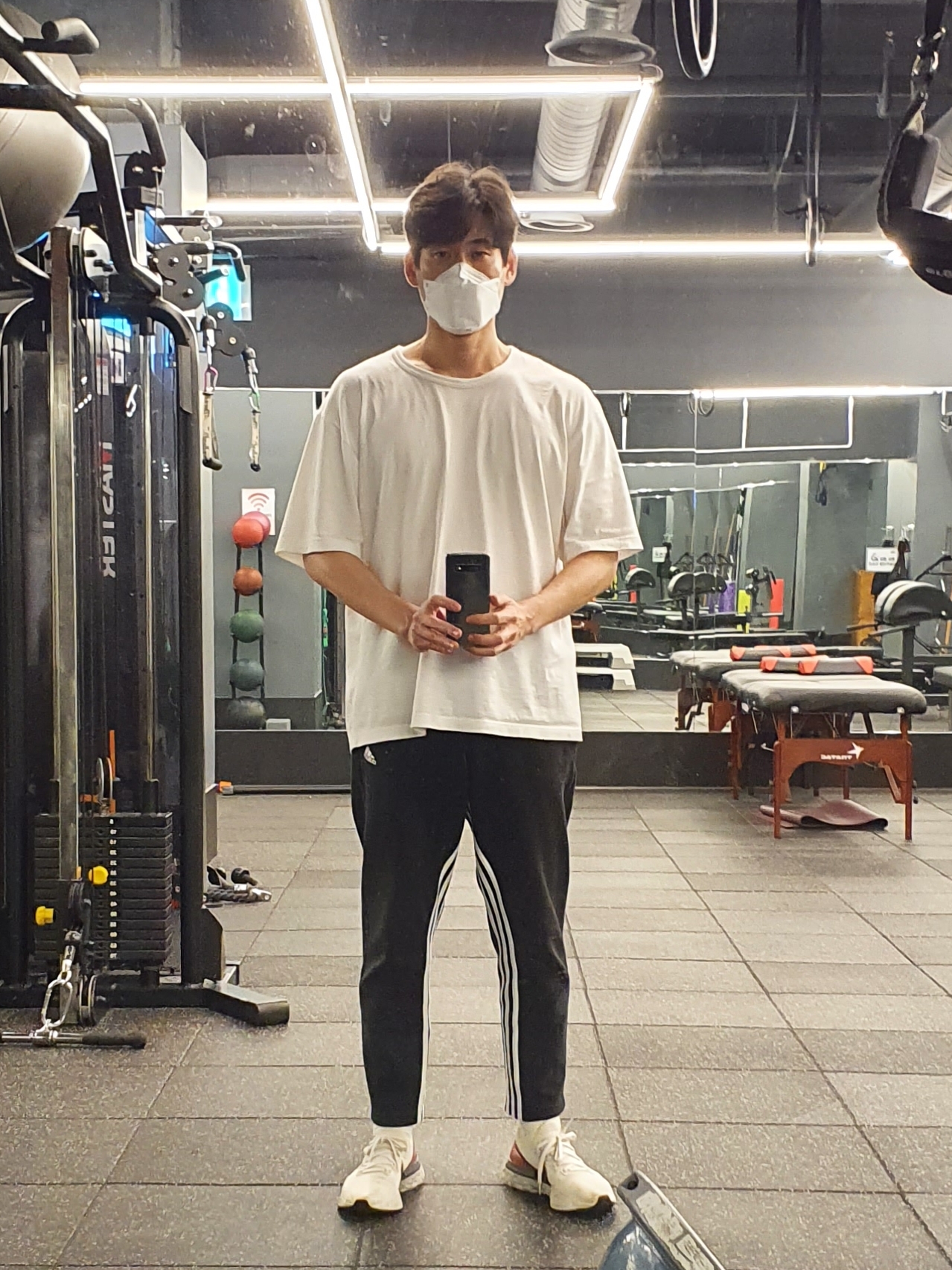 Nike React Infinity Run Platinum Tint Pink Blast 착용 스타일