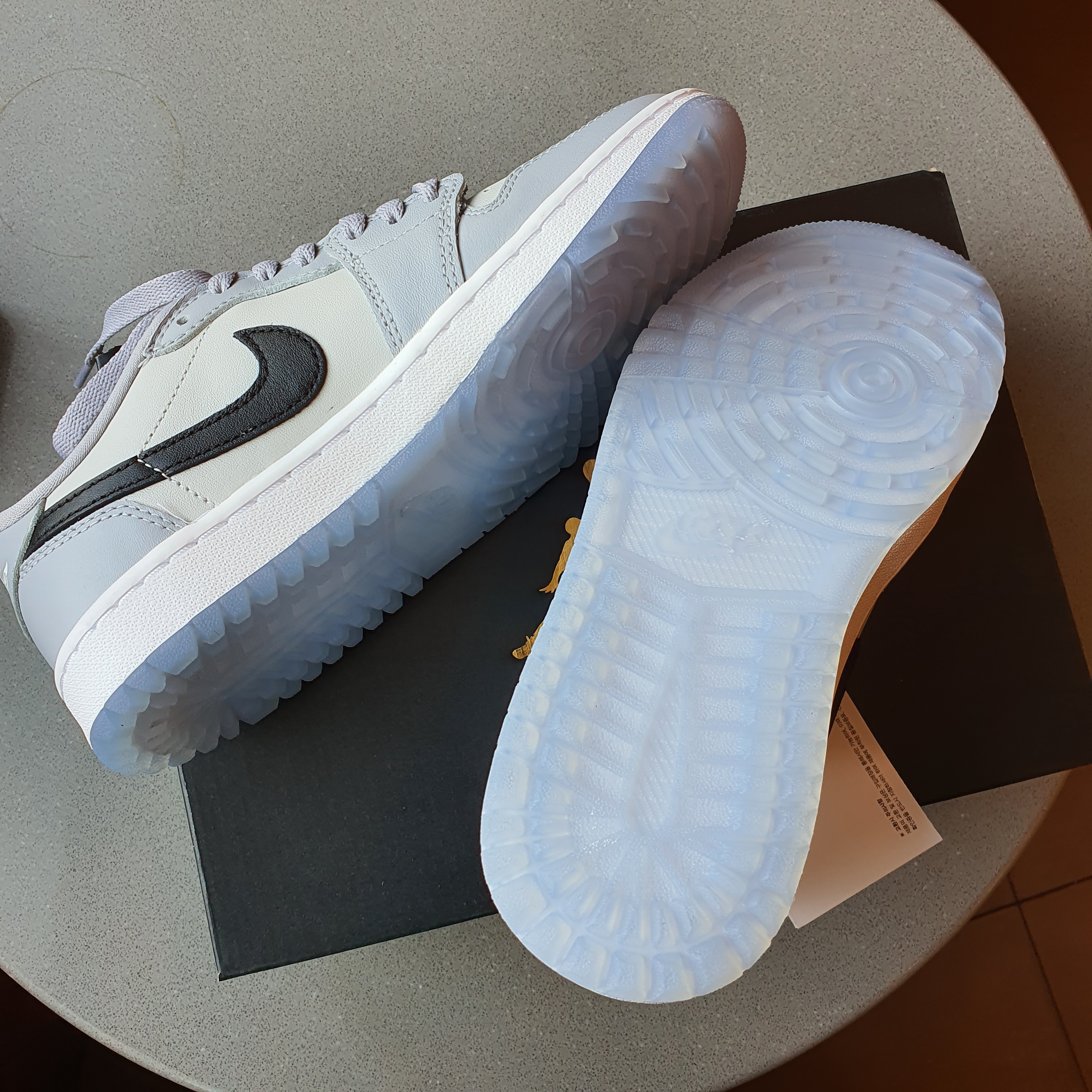 Jordan 1 Low Golf Wolf Grey 착용 스타일 - 2