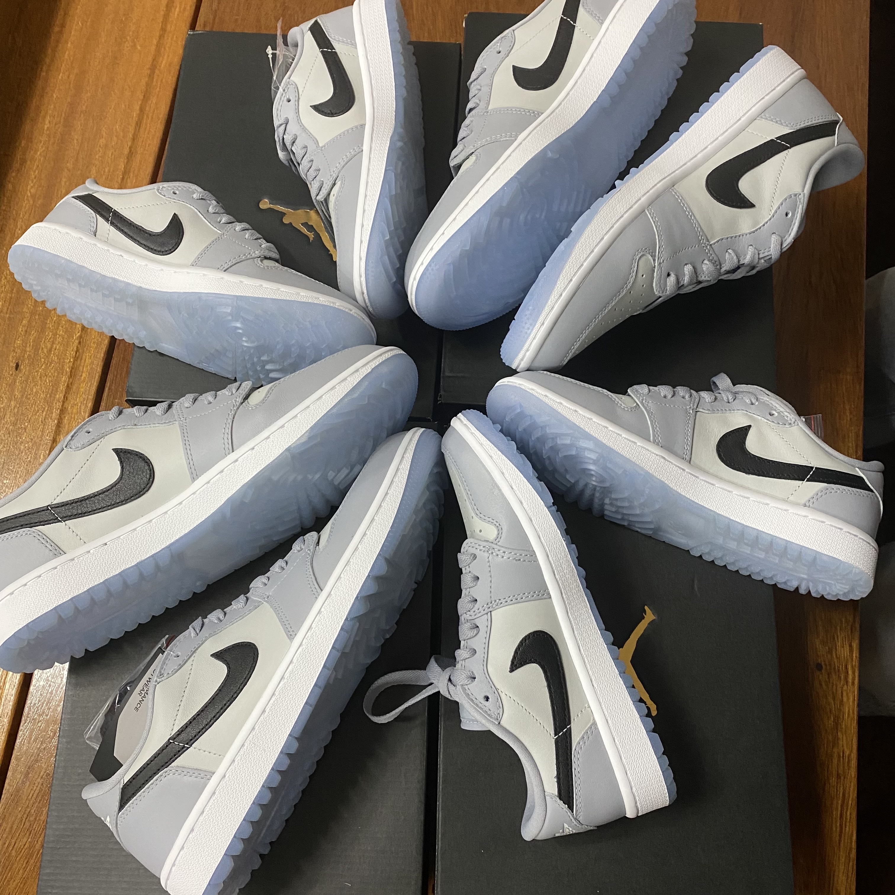 Jordan 1 Low Golf Wolf Grey 착용 스타일 - 1