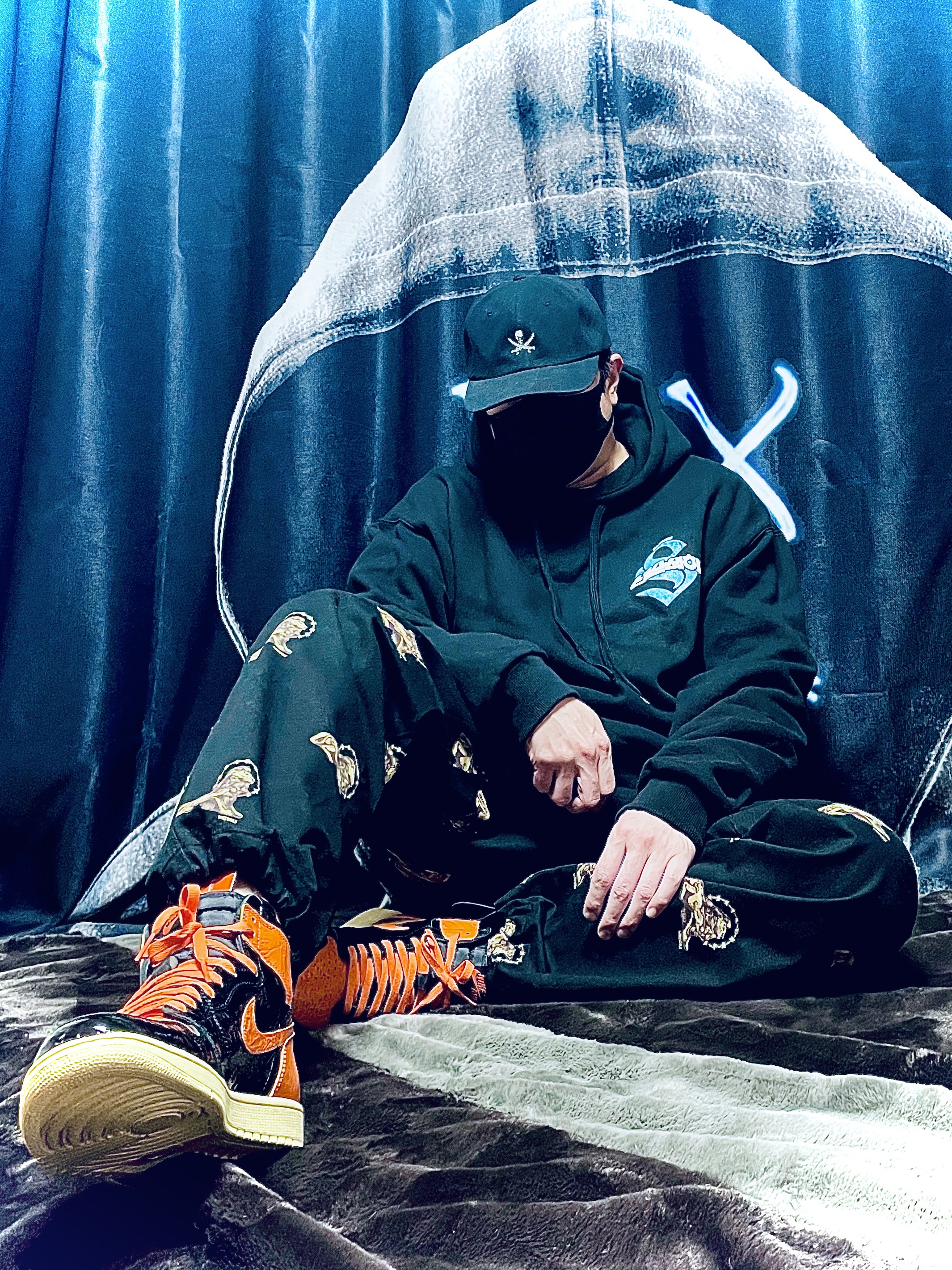 Jordan 1 Retro High Shattered Backboard 3.0, Nike NSW Faux Fur Blanket Velvet Brown 착용 스타일 - 2