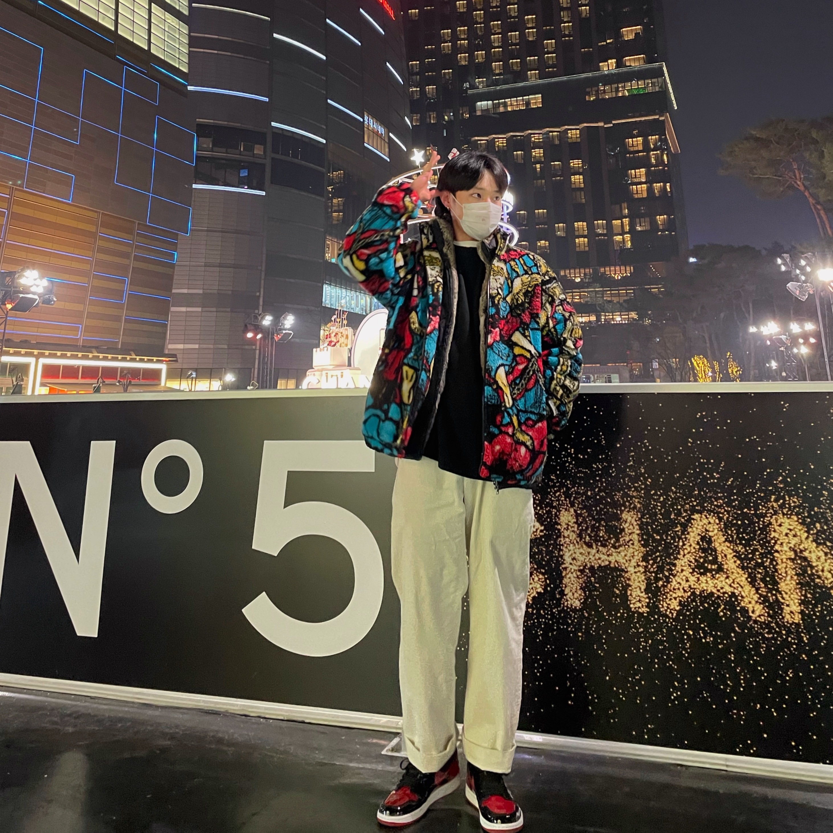 Jordan 1 Retro High OG Patent Bred, Supreme Saint Michael Fleece Jacket White - 21SS 착용 스타일 - 2