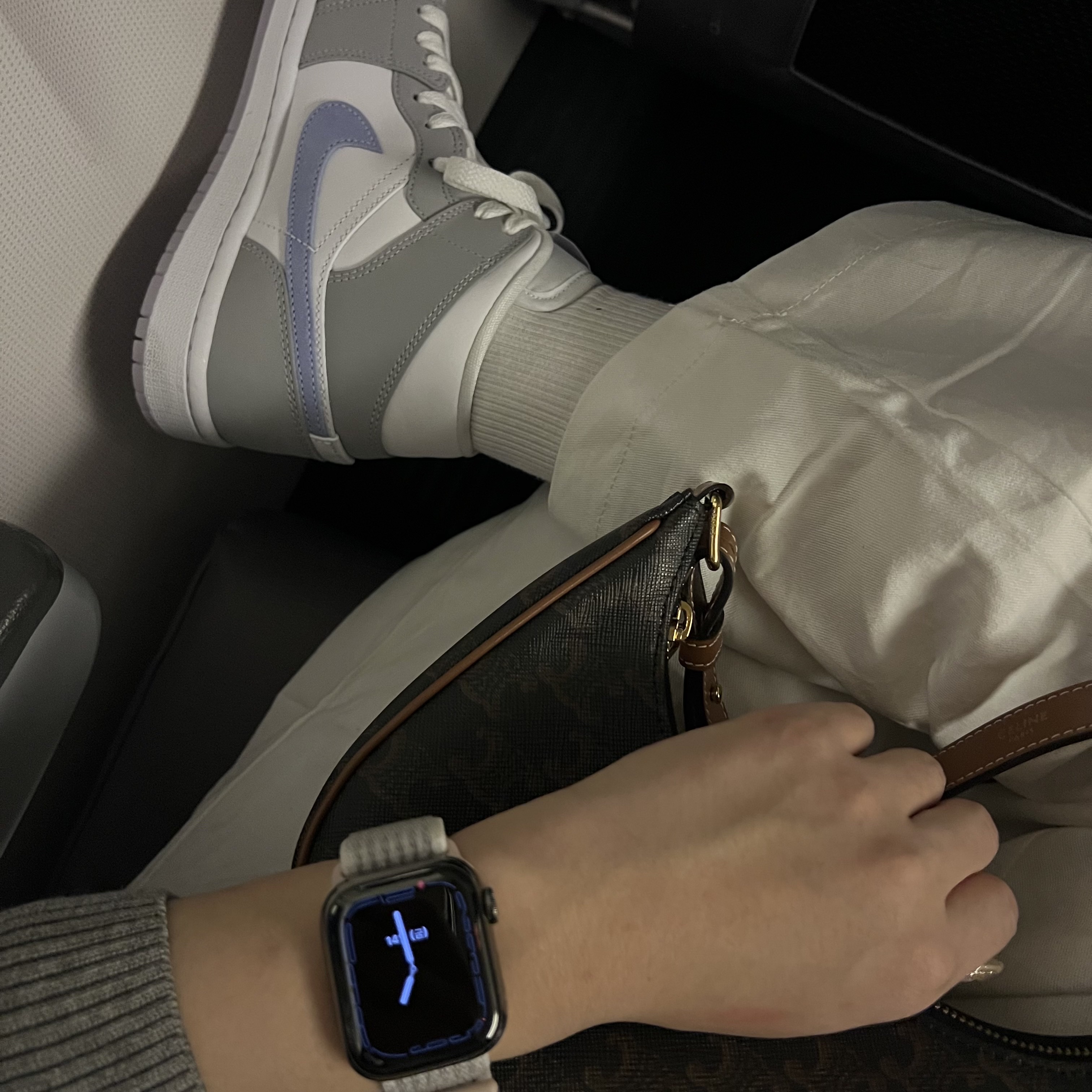 (W) Jordan 1 Mid Wolf Grey 착용 스타일