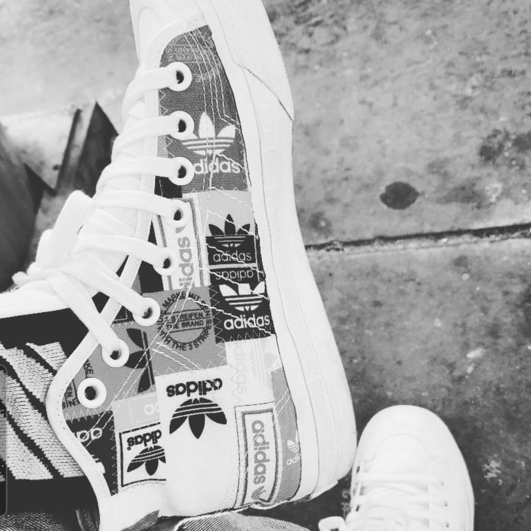 Adidas x Keith Haring Nizza Hi RF Pop Art 착용 스타일