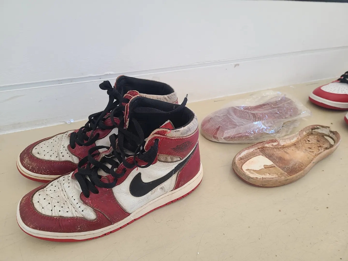 Jordan 1 OG Chicago 1985 착용 스타일 - 3