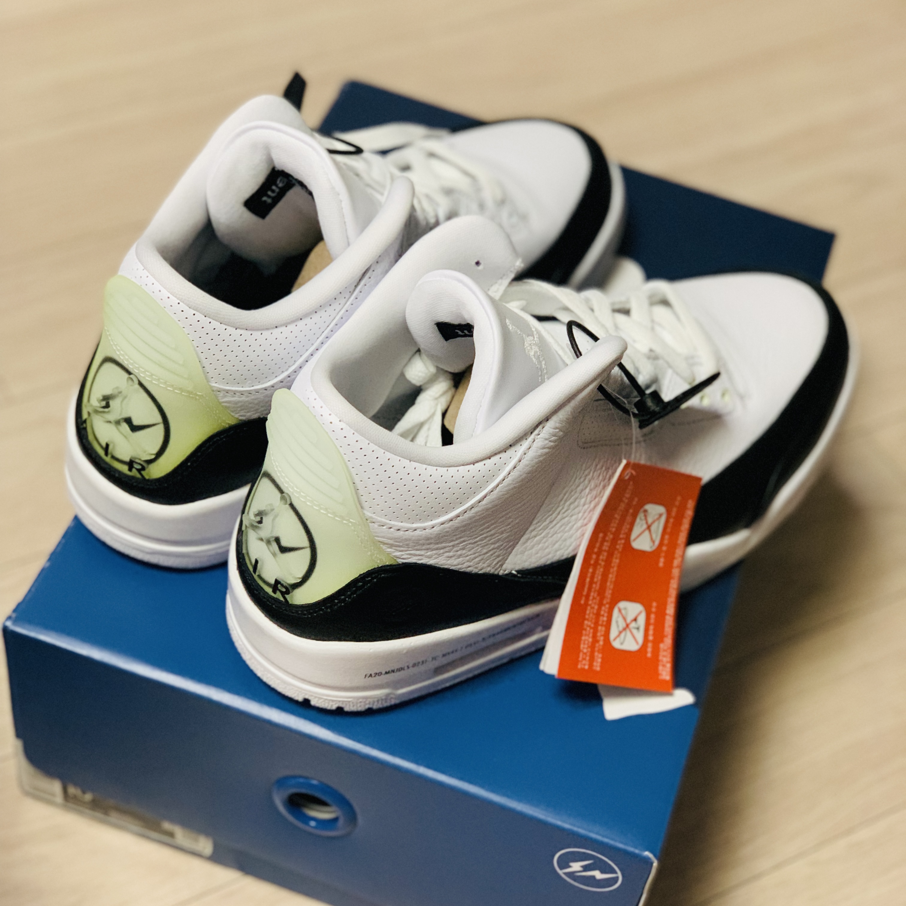 Jordan 3 x Fragment Retro SP White Black 착용 스타일 - 3