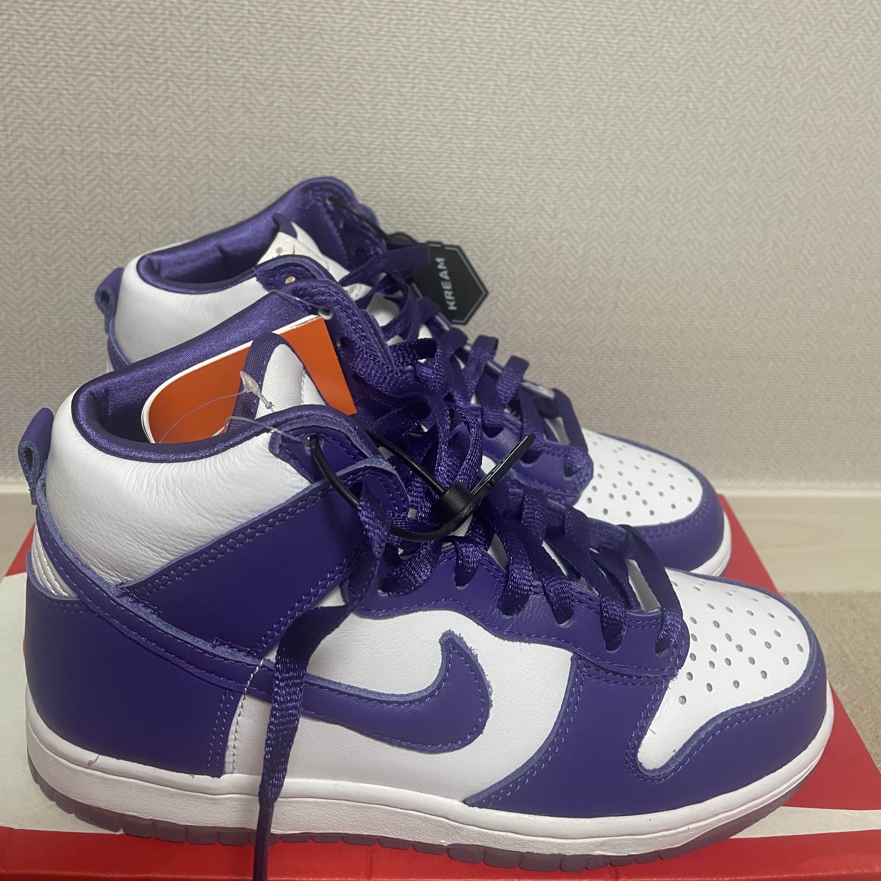 (W) Nike Dunk High SP Varsity Purple 착용 스타일 - 1