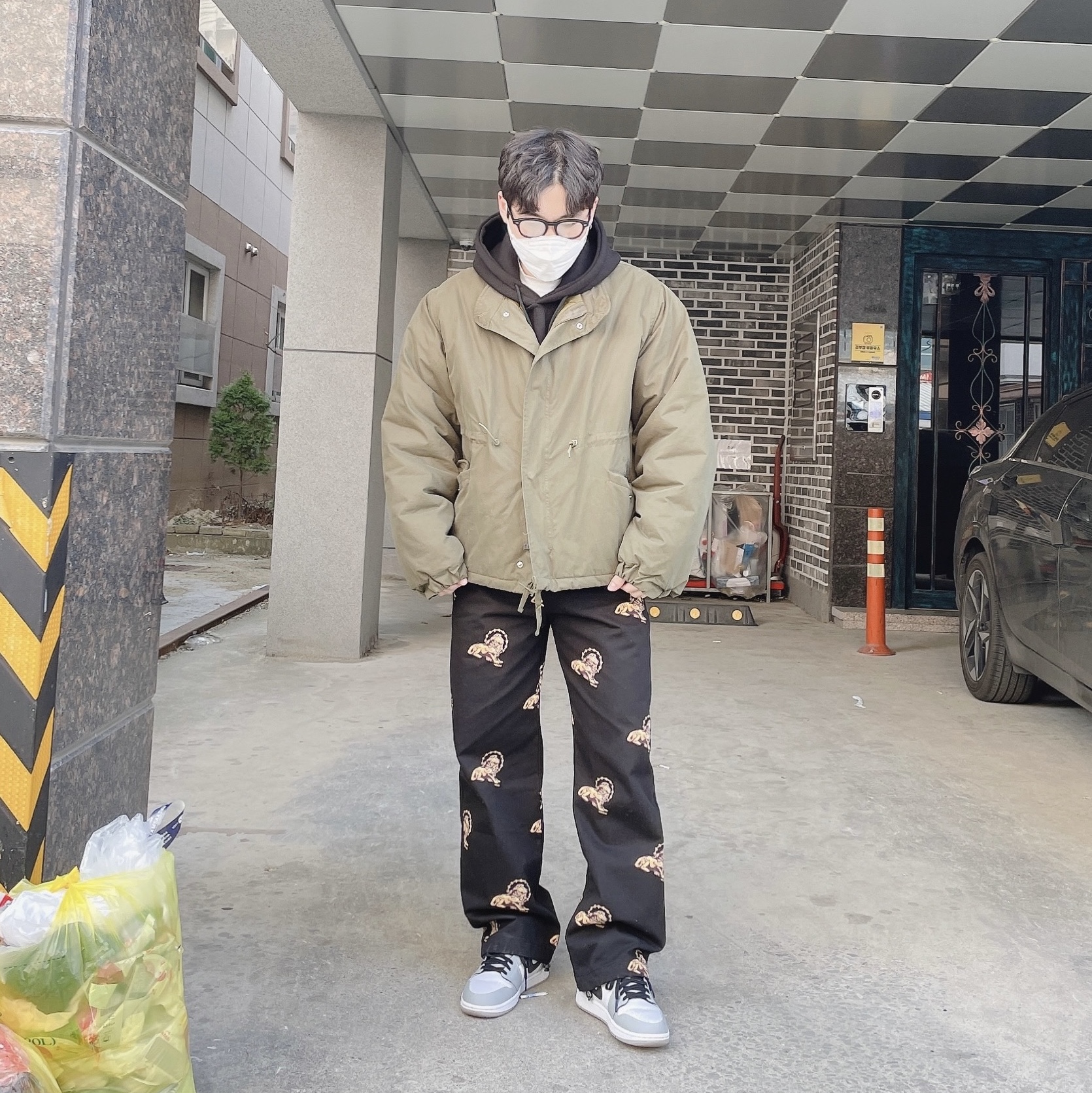 Jordan 1 Mid Light Smoke Grey 착용 스타일