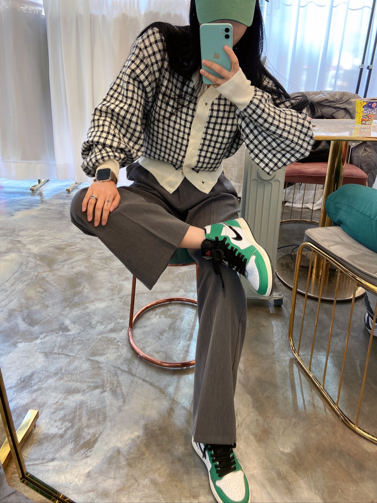 (W) Jordan 1 Retro High OG Lucky Green 착용 스타일 - 3