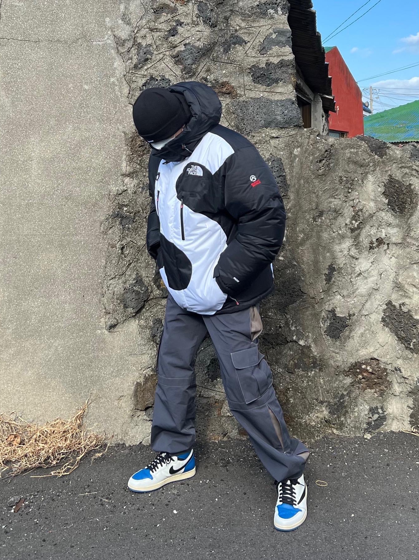 Supreme x The North Face S Logo Summit Series Himalayan Parka Black - 20FW, Jordan 1 x Travis Scott x Fragment Retro High OG SP Military Blue 착용 스타일