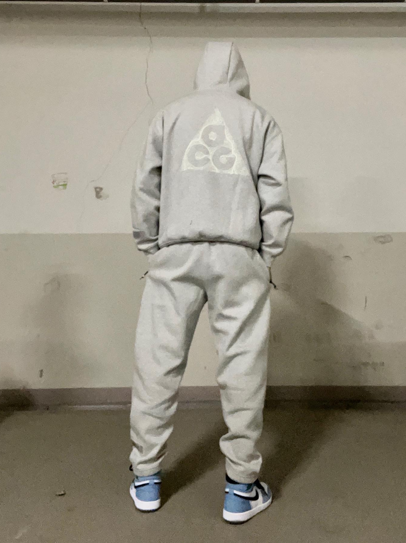 Nike ACG Therma-Fit Fleece Full Zip Hoodie Airora Grey Heather - Asia, Nike ACG Therma-Fit Fleece Pants Airora Grey Heather - Asia 착용 스타일 - 2