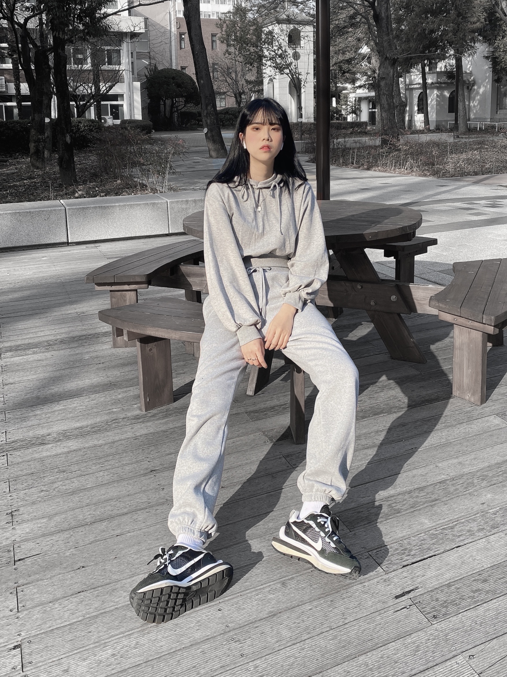 Nike x Sacai VaporWaffle Black White 착용 스타일 - 2