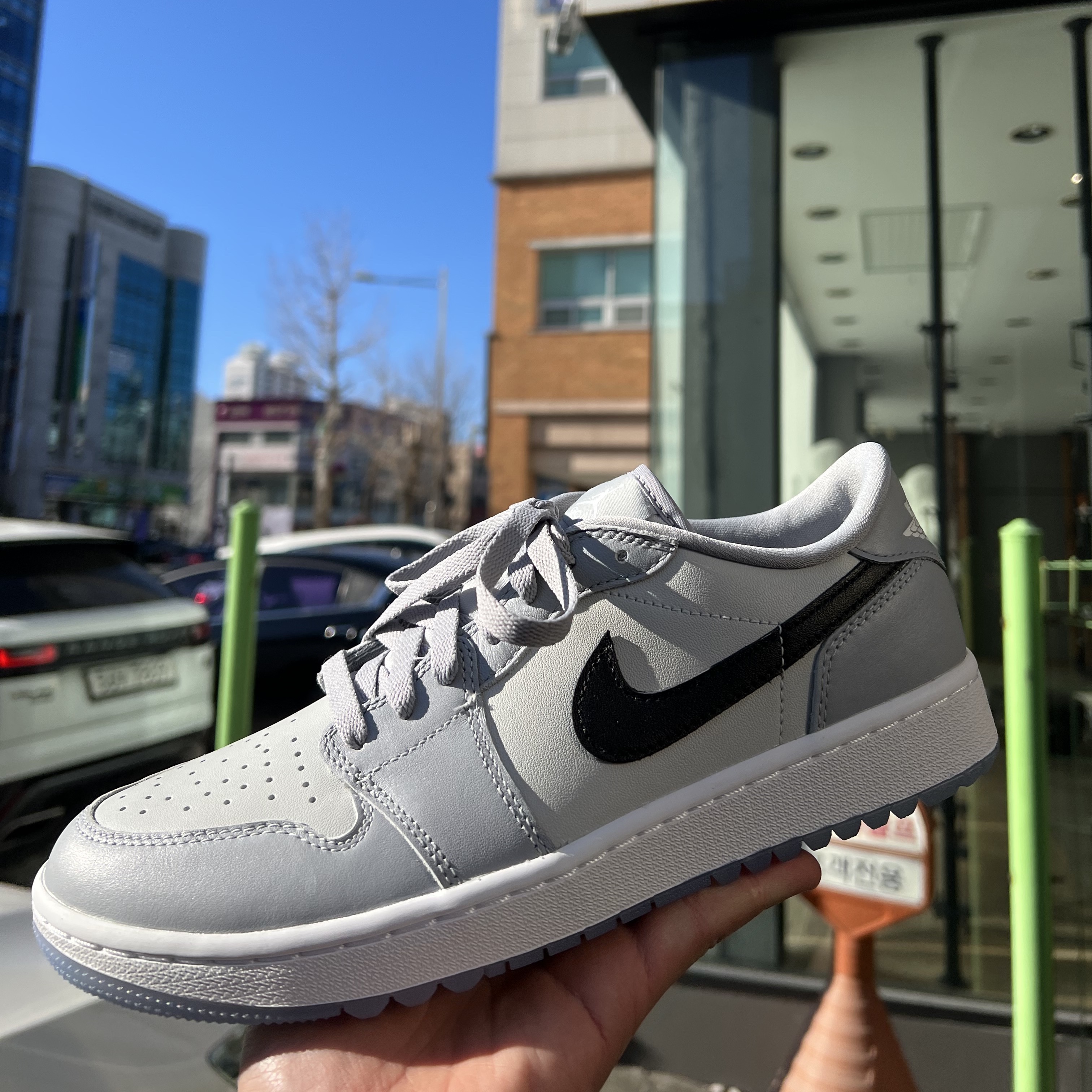 Jordan 1 Low Golf Wolf Grey 착용 스타일
