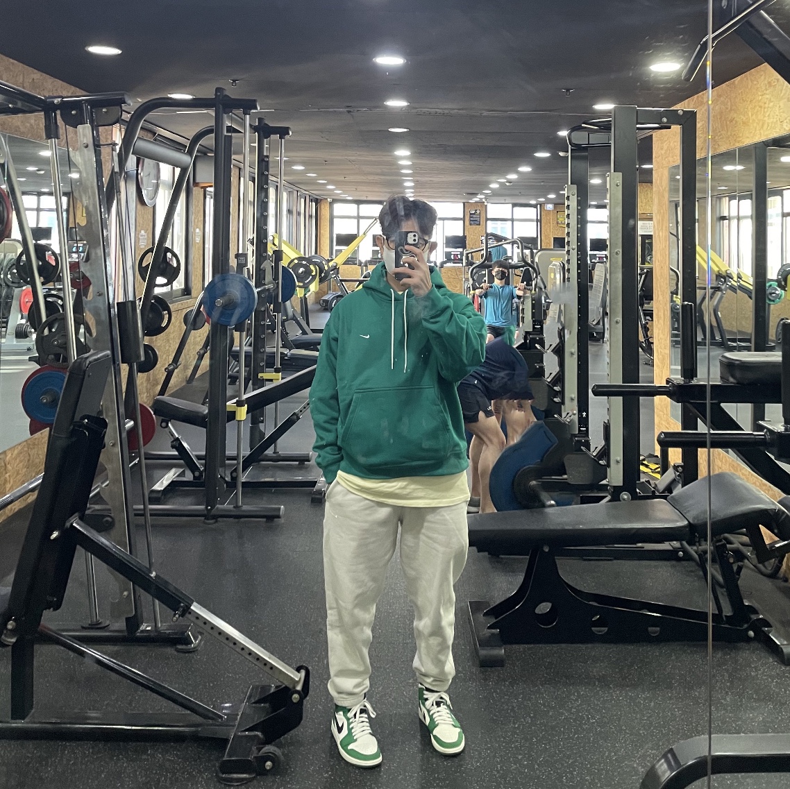 Nike NRG Solo Swoosh Fleece Hoodie Mystic Green - Asia, Jordan 1 Mid Pine Green 착용 스타일